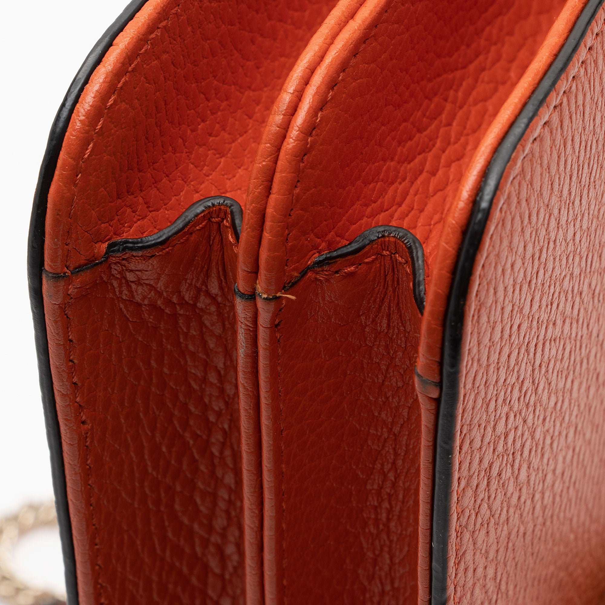 Gucci Leather Interlocking G Medium Shoulder Bag (SHF-CvvGnm)