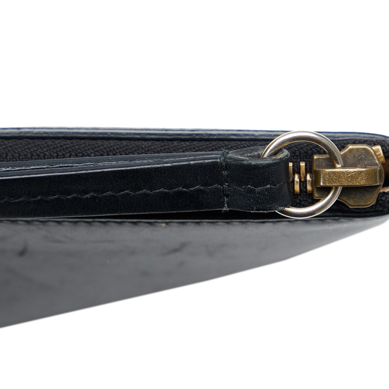 Gucci Gucci Ghost Life is Gucci Leather Clutch Bag SHG QPhnpZ LuxeDH