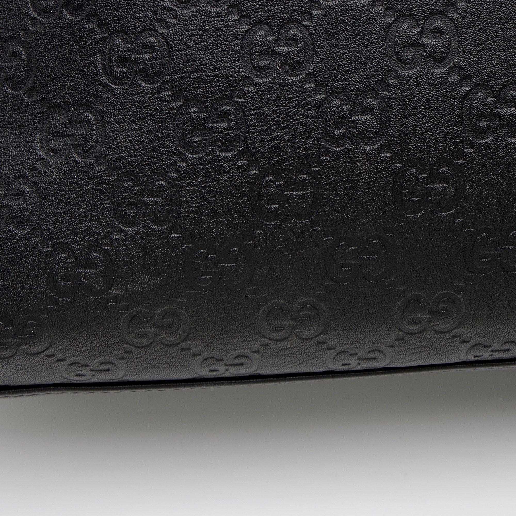 Gucci Guccissima Leather Classic Medium Zip Tote (SHF-CnrScb)