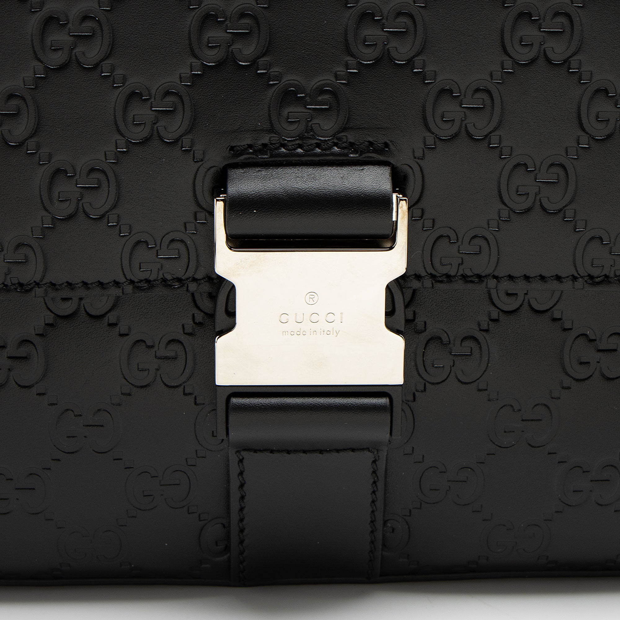 Gucci Guccissima Leather Buckle Messenger (SHF-hZFpSA)