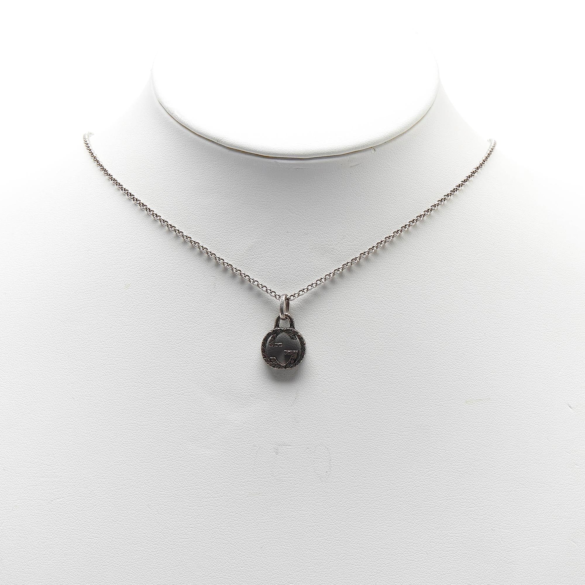 Gucci Interlocking G Pendant Necklace (SHG-L7FhEH)