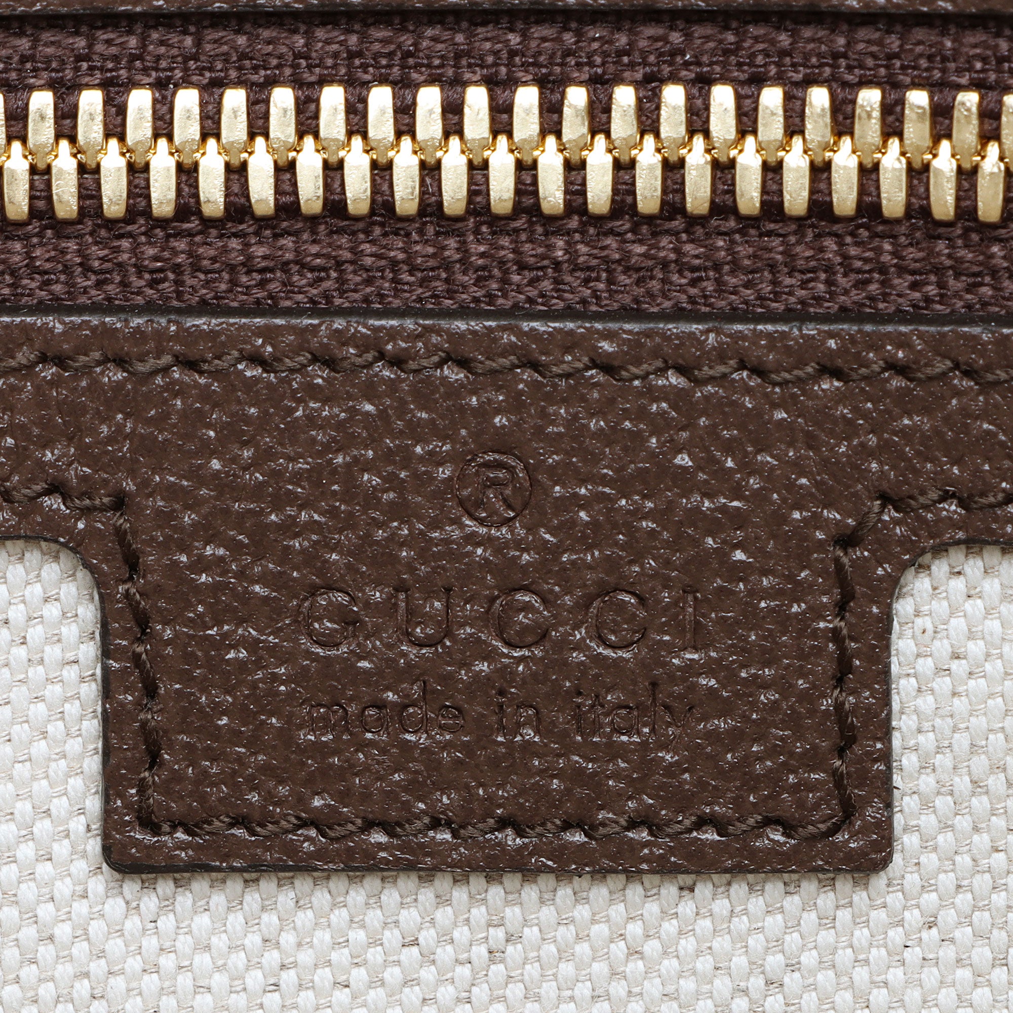 Gucci Jumbo GG Canvas Messenger