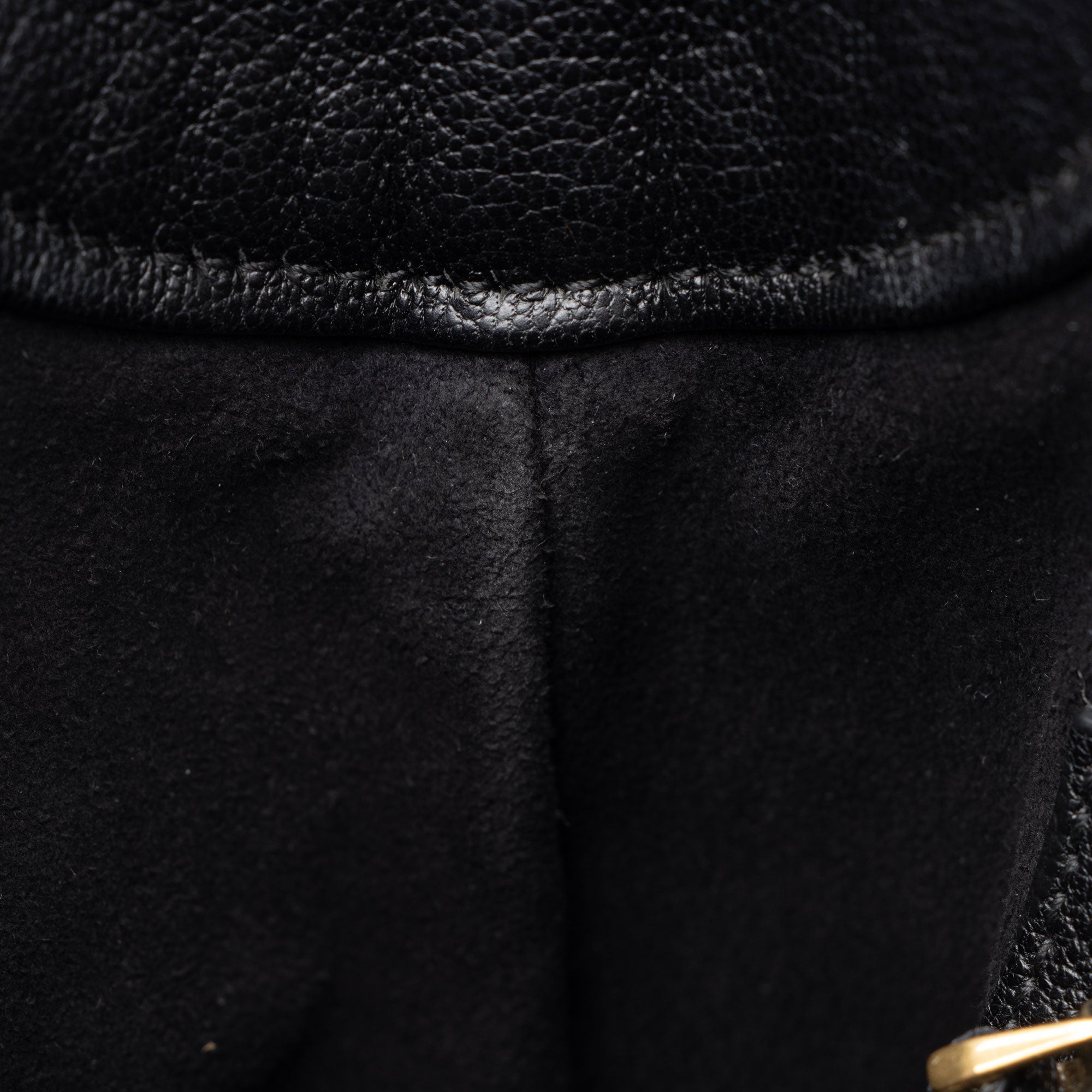 Gucci Leather Aphrodite Medium Shoulder Bag