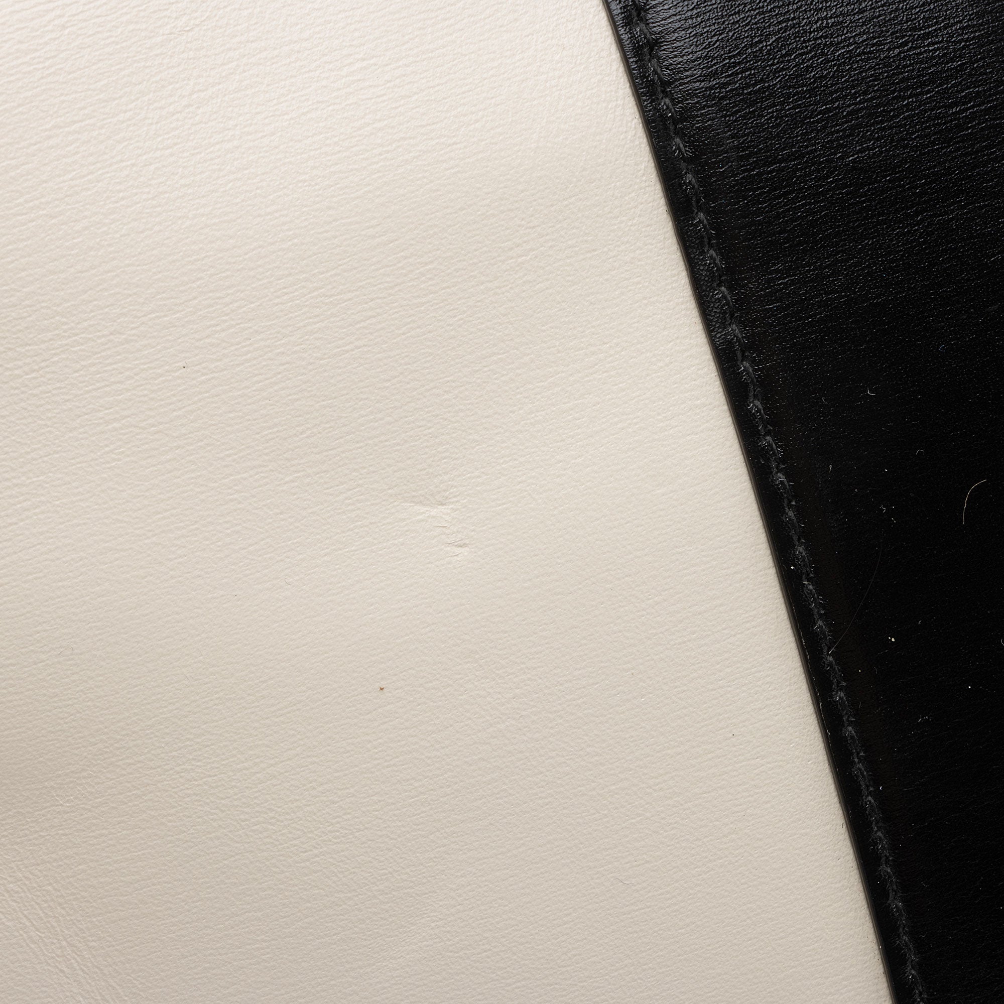Gucci Leather Arli Medium Shoulder Bag (SHF-NCcLj2)