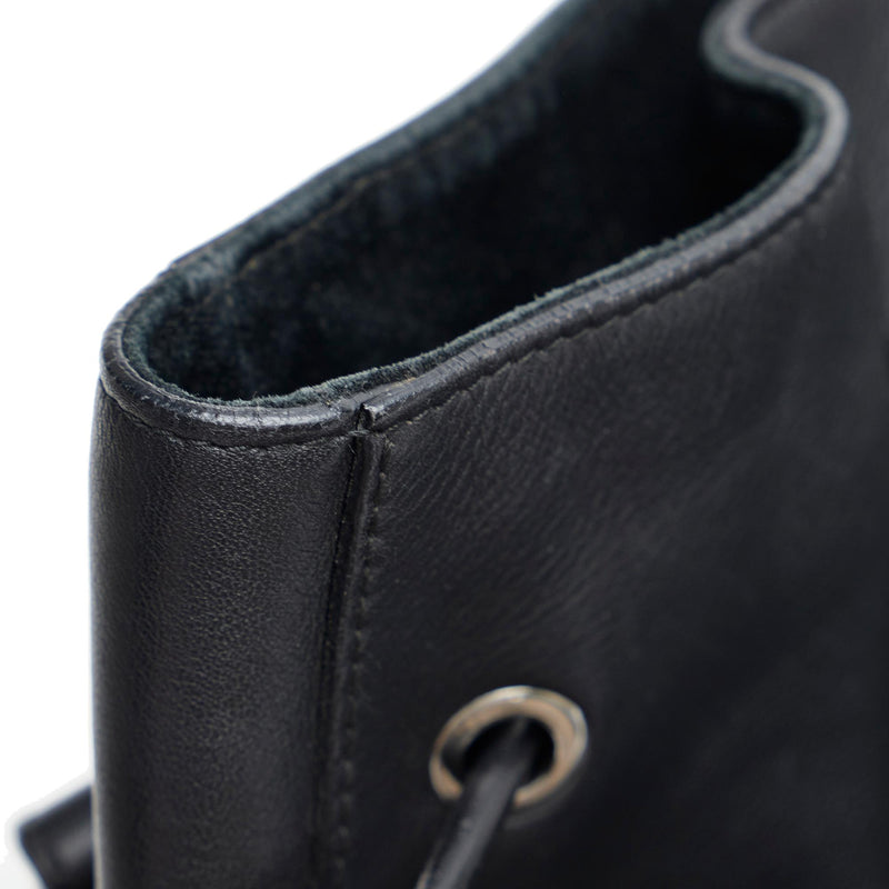 Gucci Leather Drawstring Shoulder Bag (SHG-RSAtpw)
