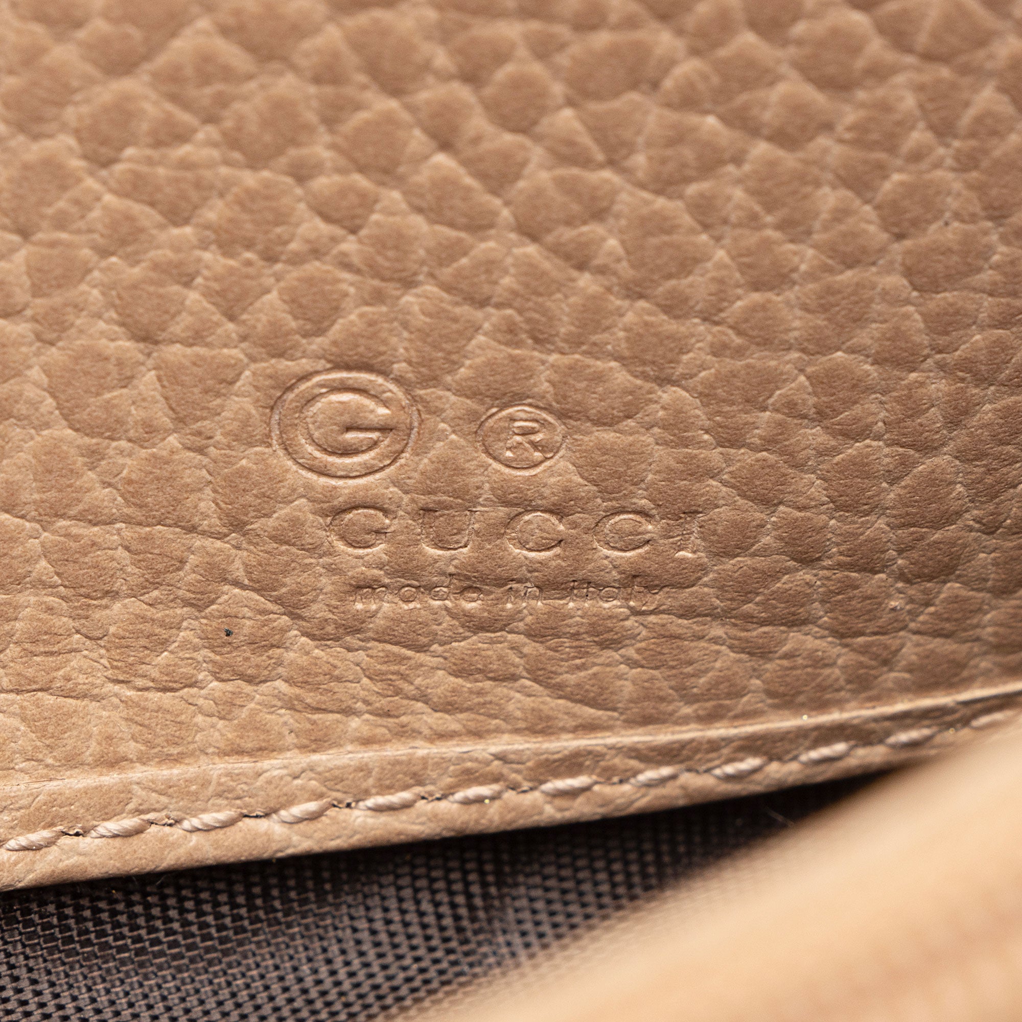 Gucci Leather Interlocking G Continental Wallet