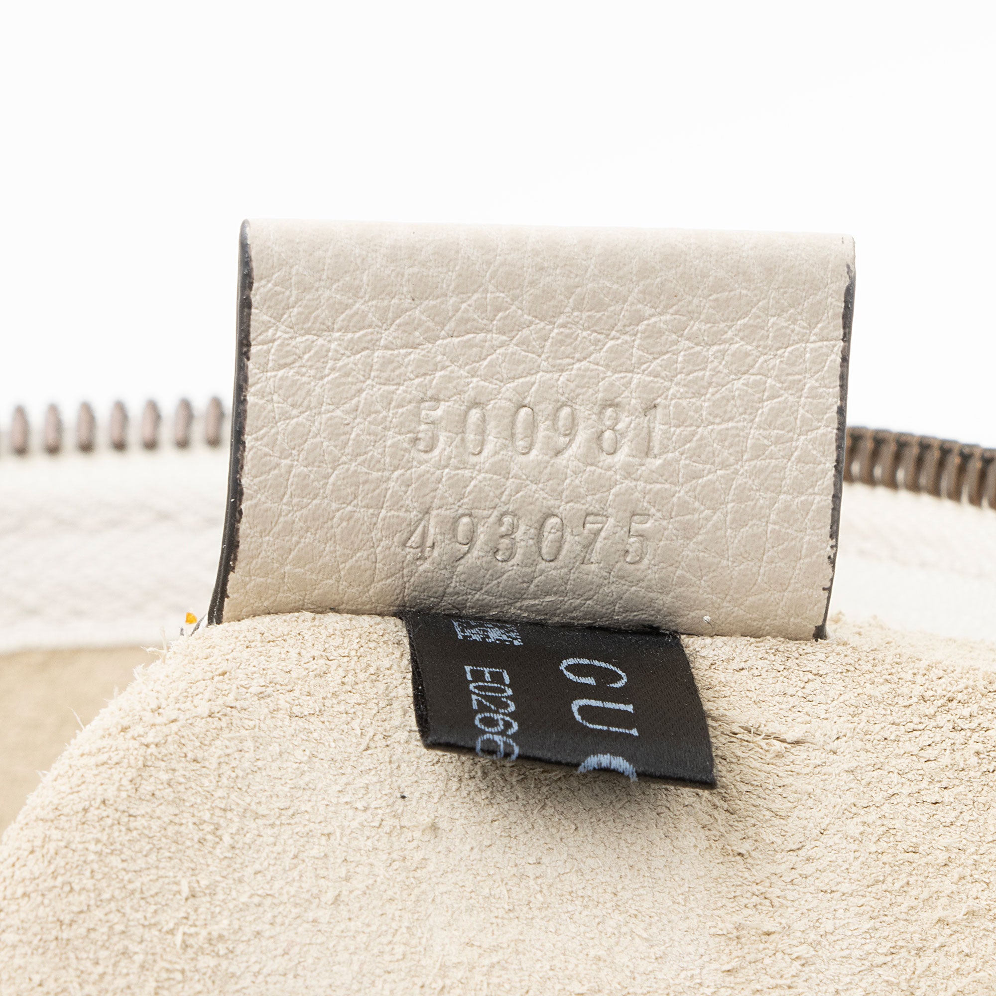 Gucci Leather Logo Zip Pouch (SHF-voC0bh)