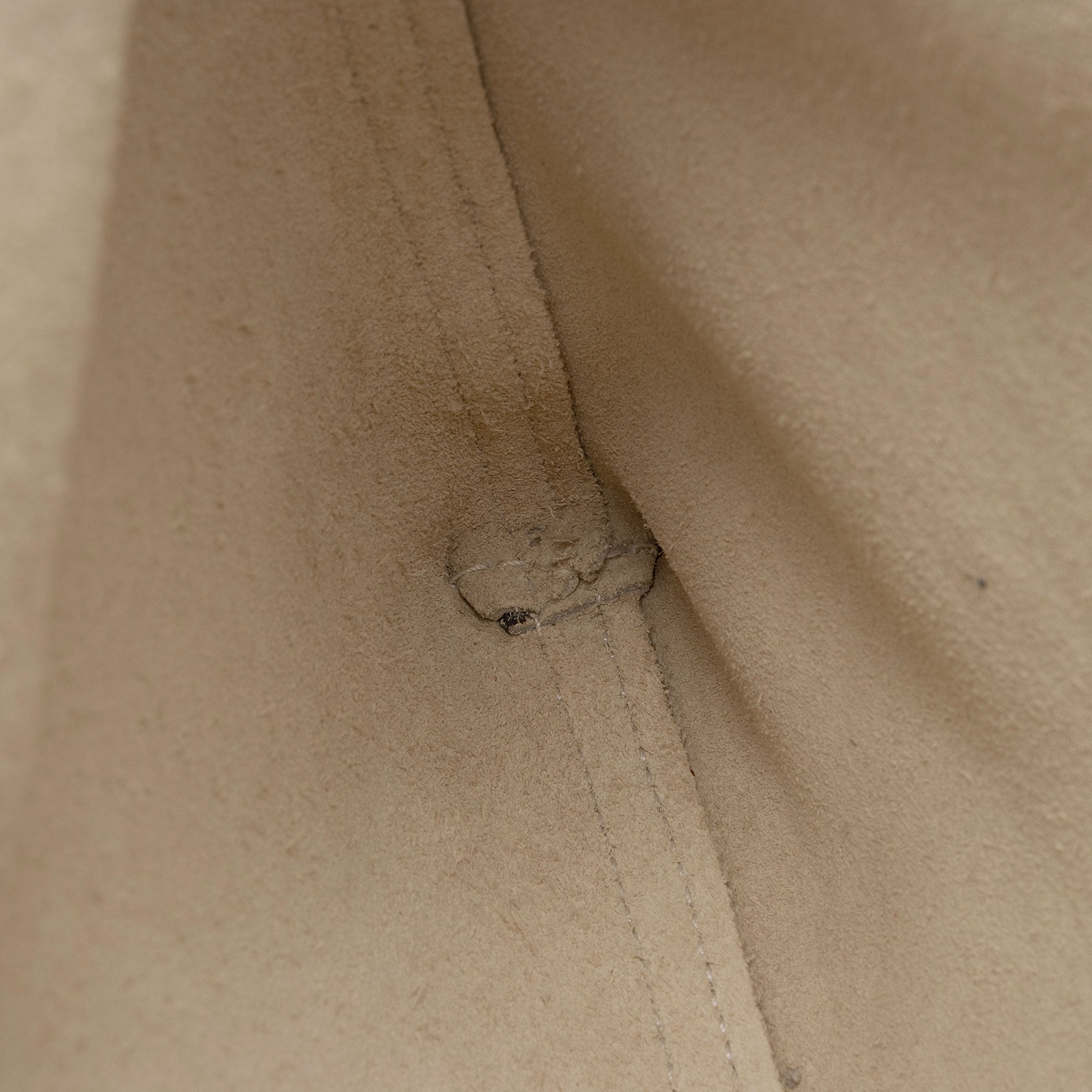 Gucci Leather Logo Zip Pouch (SHF-voC0bh)