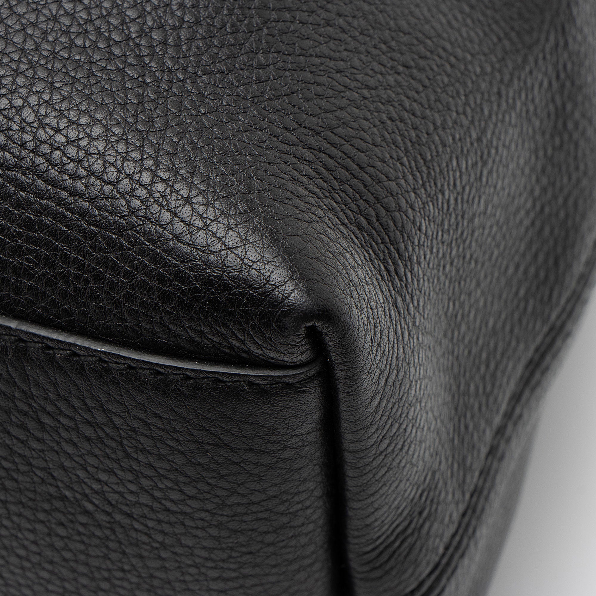 Gucci Leather Soho Medium Shoulder Bag (SHF-u260oT)