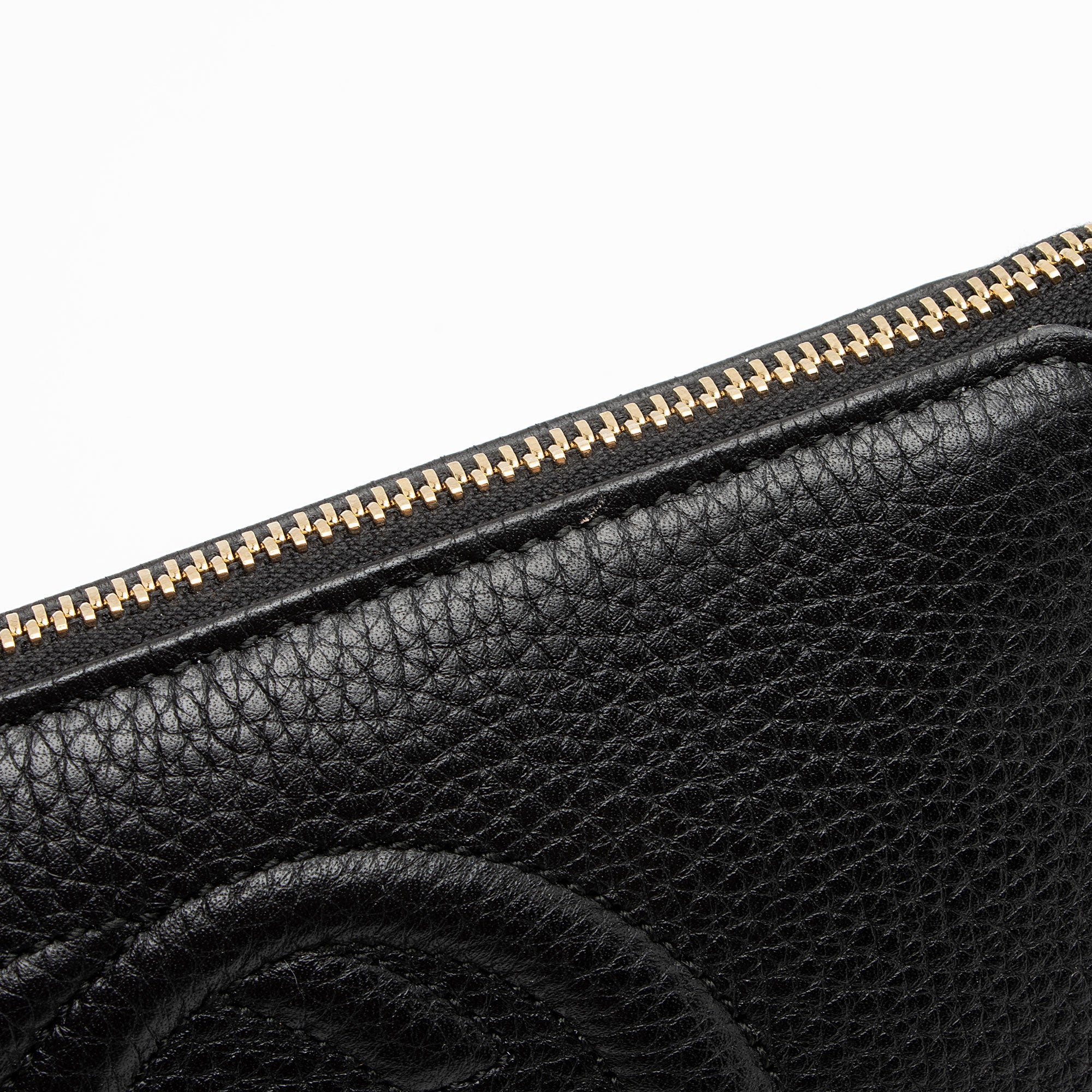 Gucci Leather Soho Wristlet (SHF-tCQd7D)