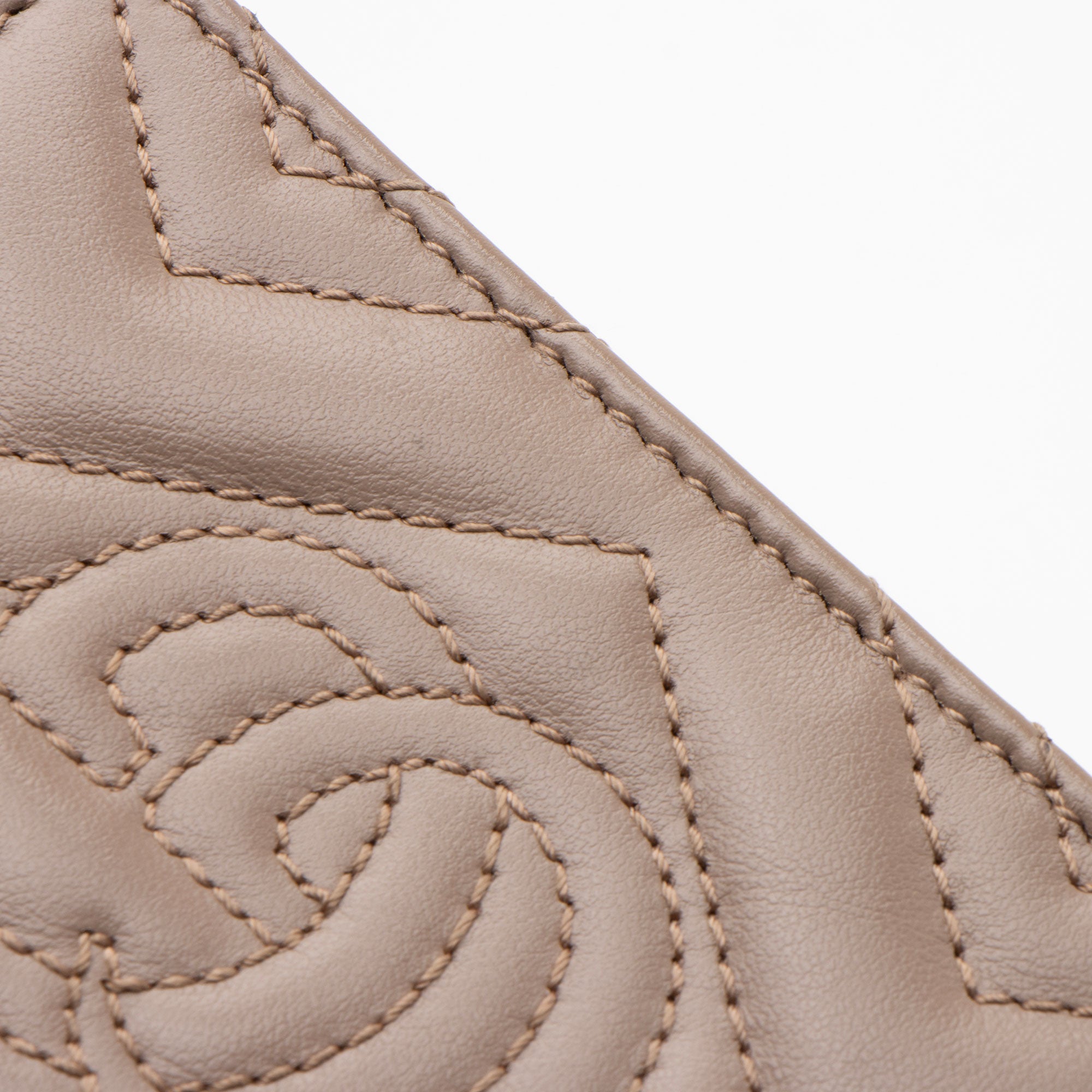 Gucci Matelasse Leather GG Marmont Card Wallet