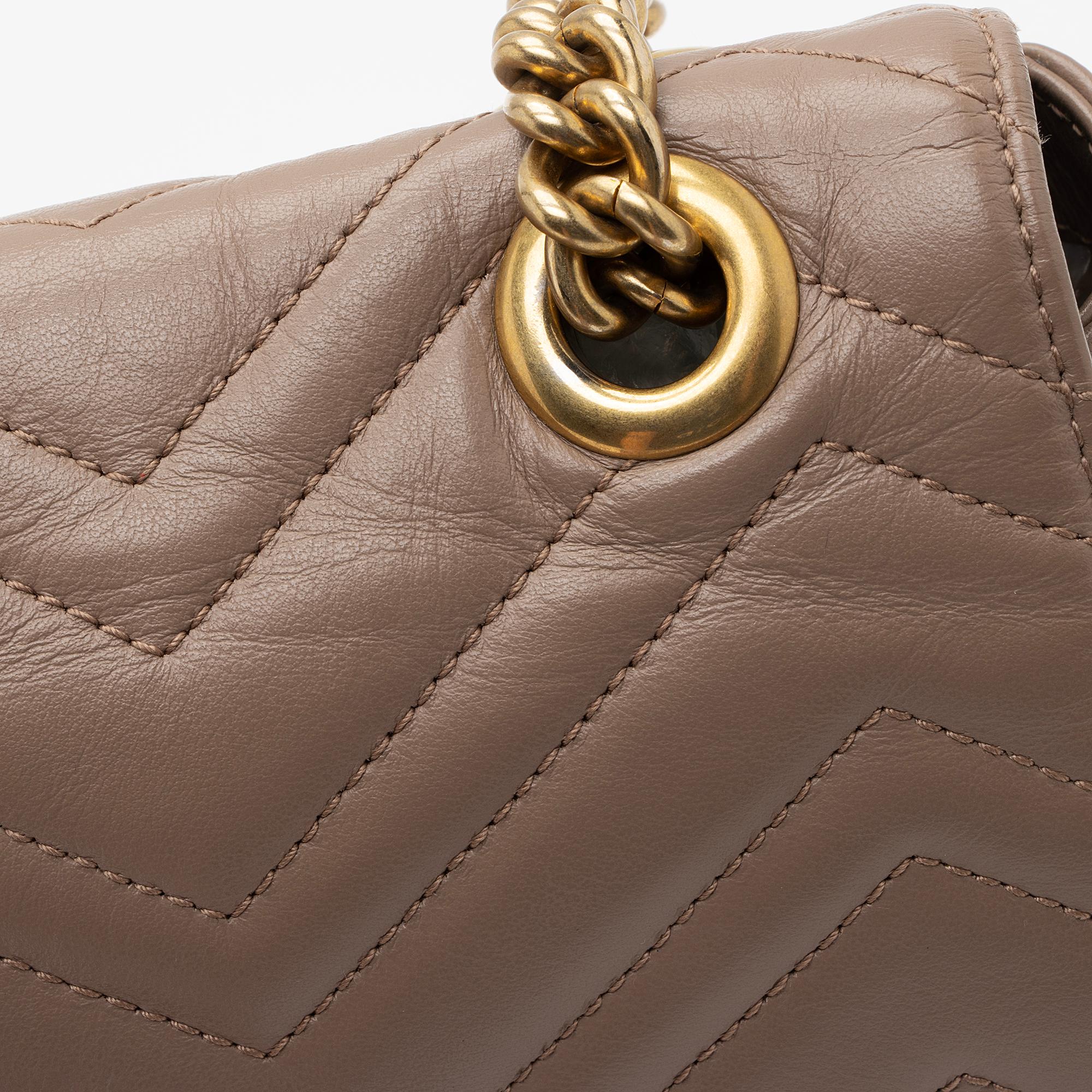 Gucci Matelasse Leather GG Marmont Medium Flap Shoulder Bag (SHF-tSeuq4)