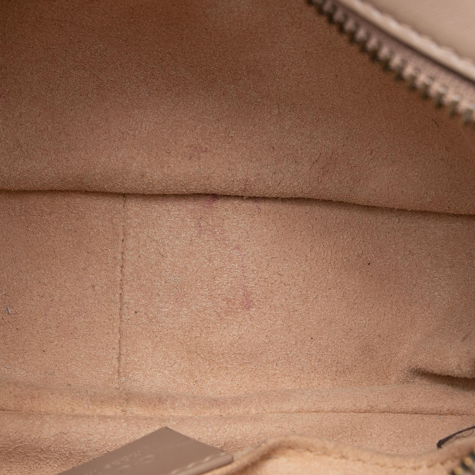 Gucci Matelasse Leather GG Marmont Mini Bag (SHF-joOG1O)