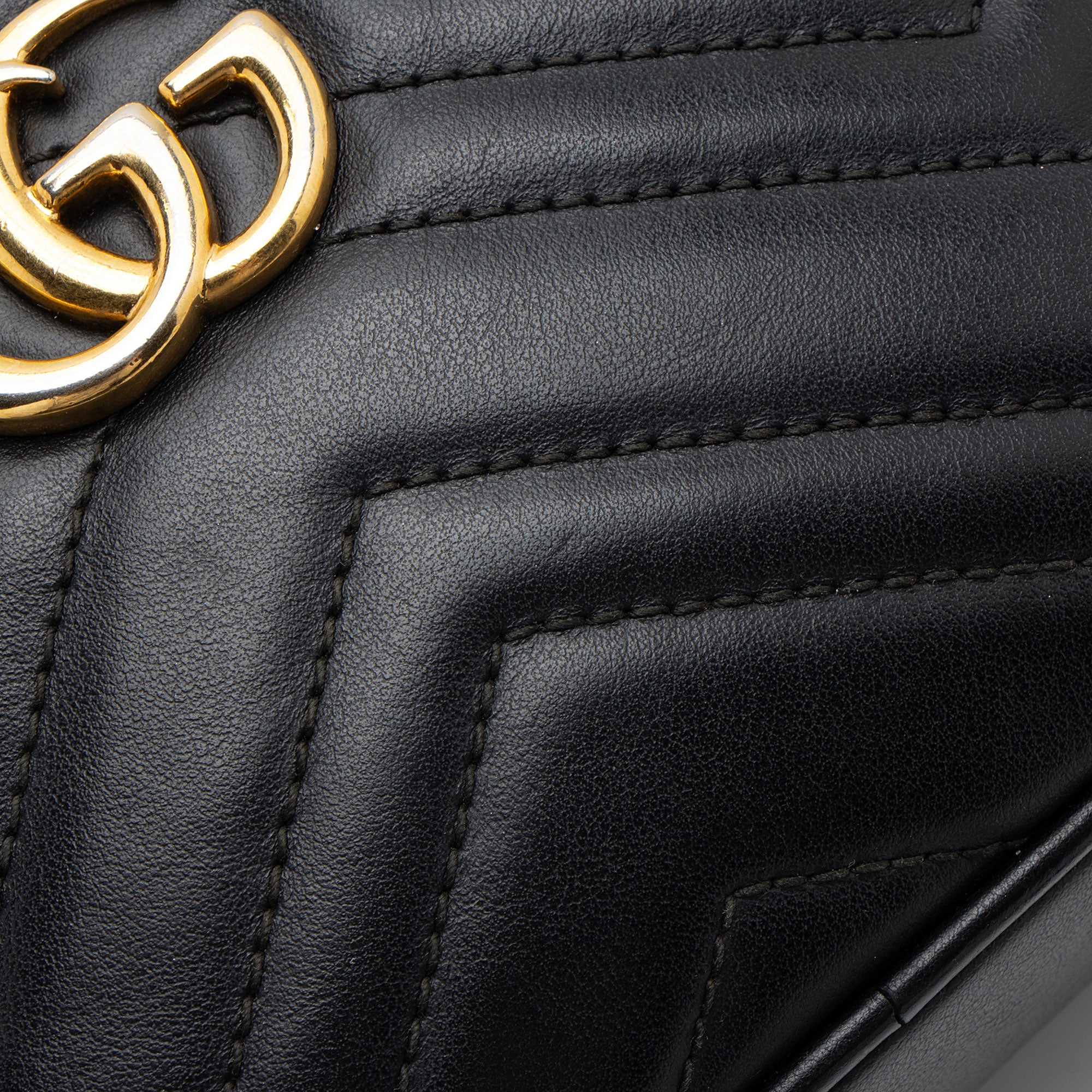 Gucci Matelasse Leather GG Marmont Mini Bag (SHF-MMurmE)