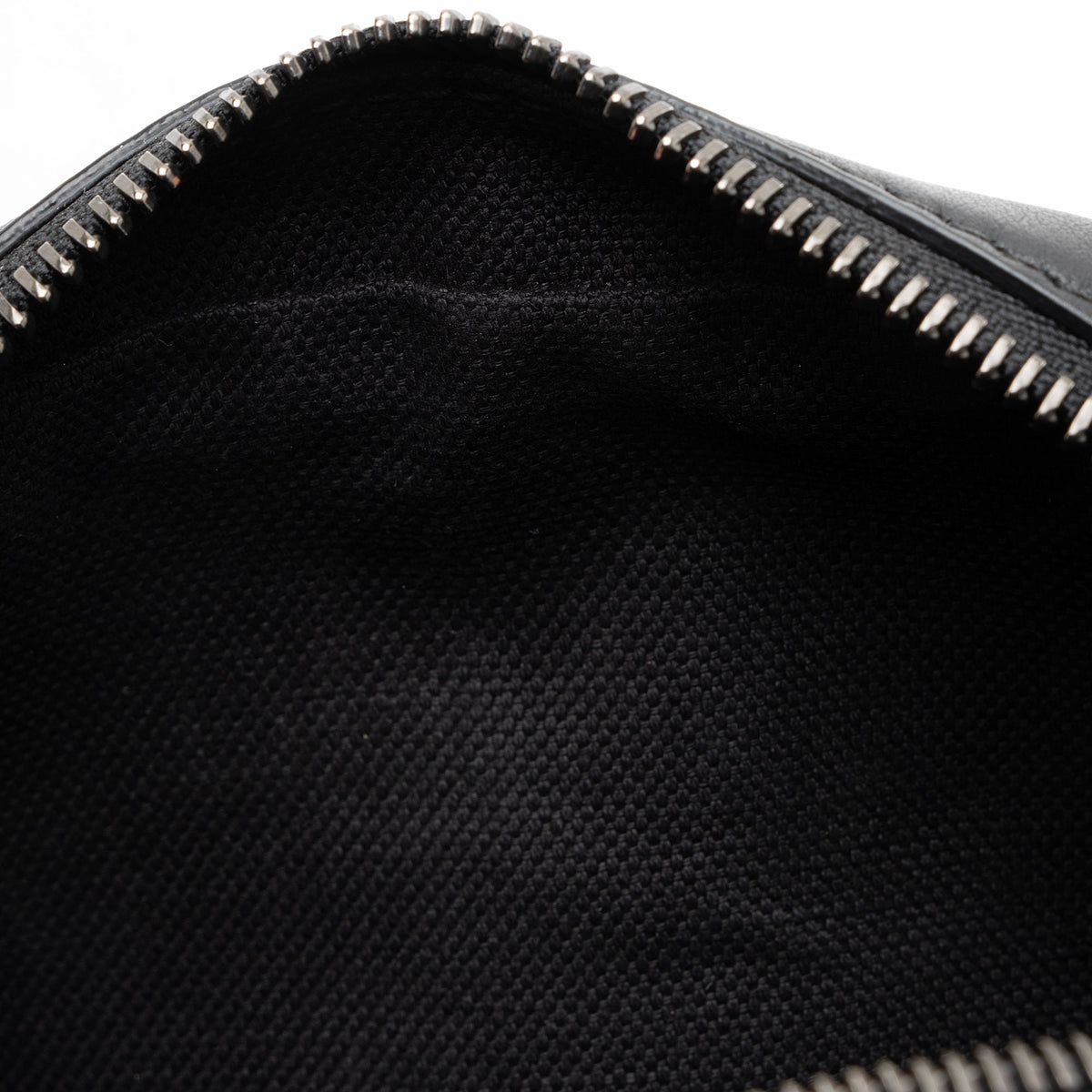 Gucci Matelasse Leather GG Marmont Monochrome Mini Camera Bag