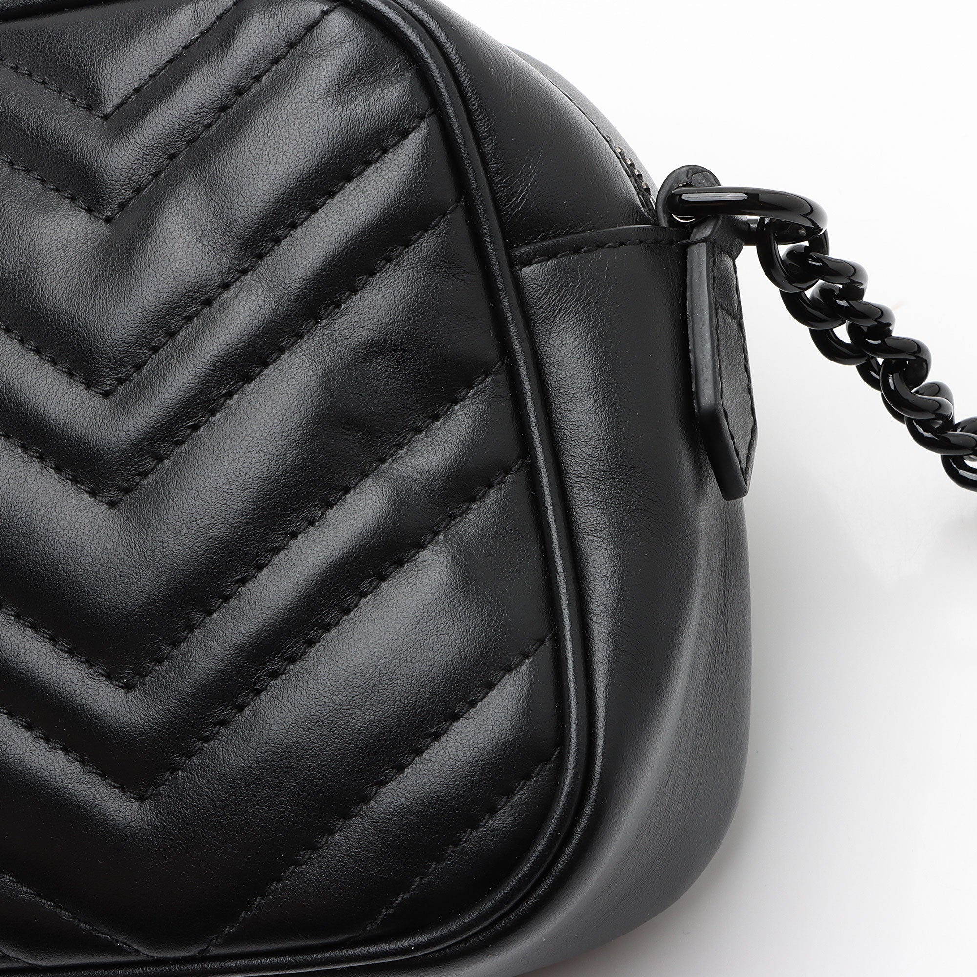 Gucci Matelasse Leather GG Marmont Monochrome Small Camera Bag