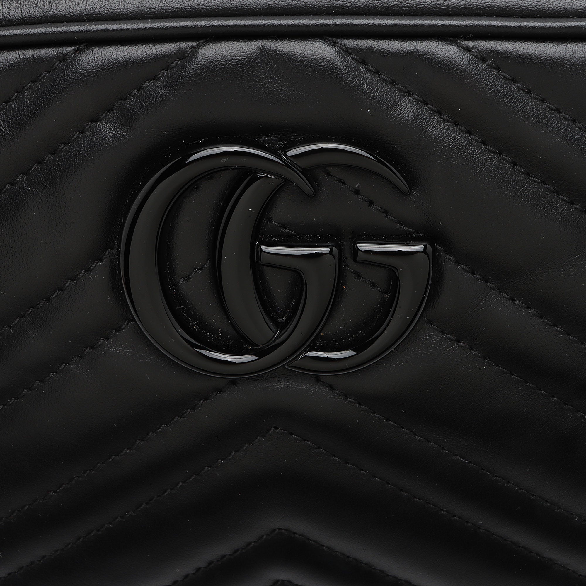 Gucci Matelasse Leather GG Marmont Monochrome Small Camera Bag