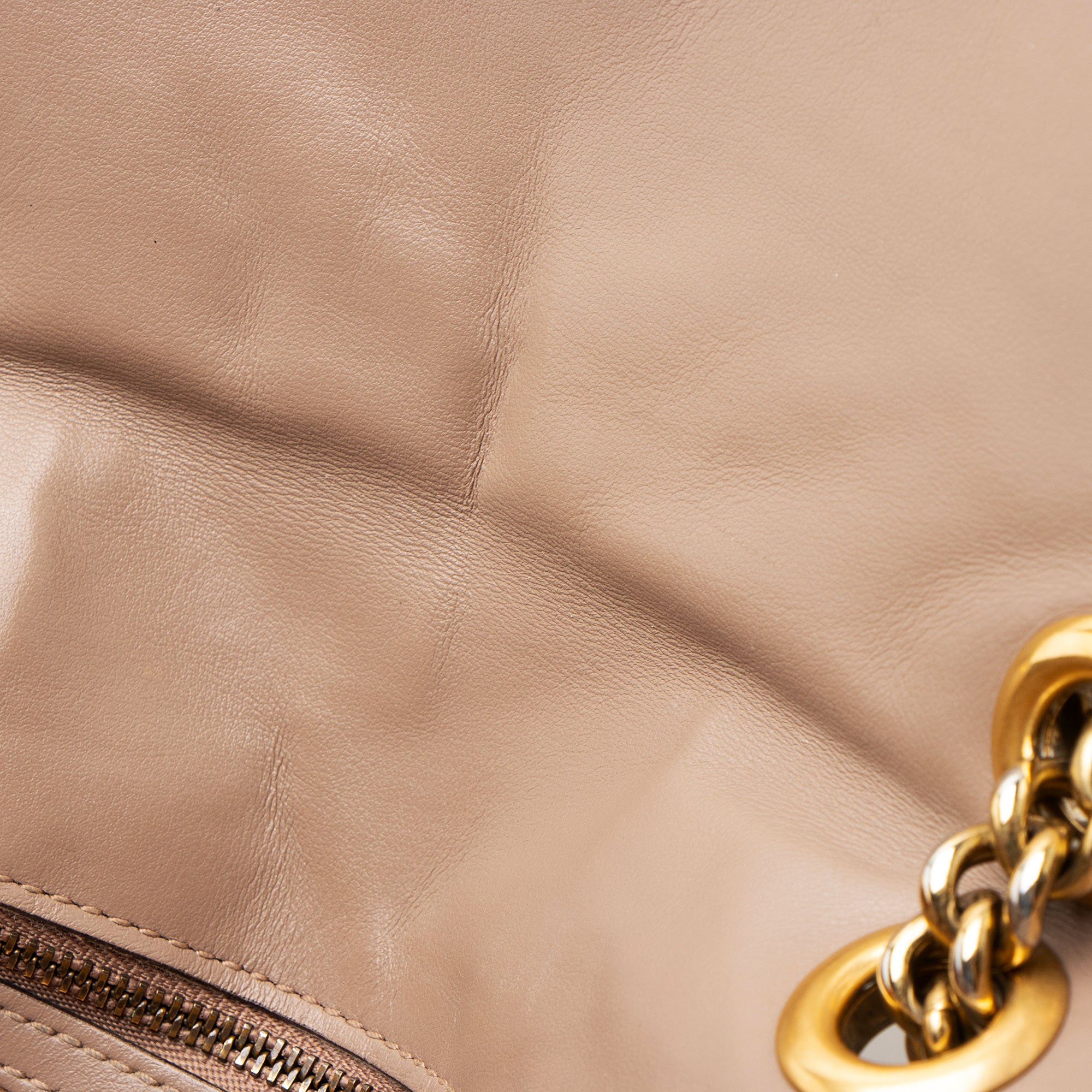 Gucci Matelasse Leather GG Marmont Small Flap Bag (SHF-V9wY7d)