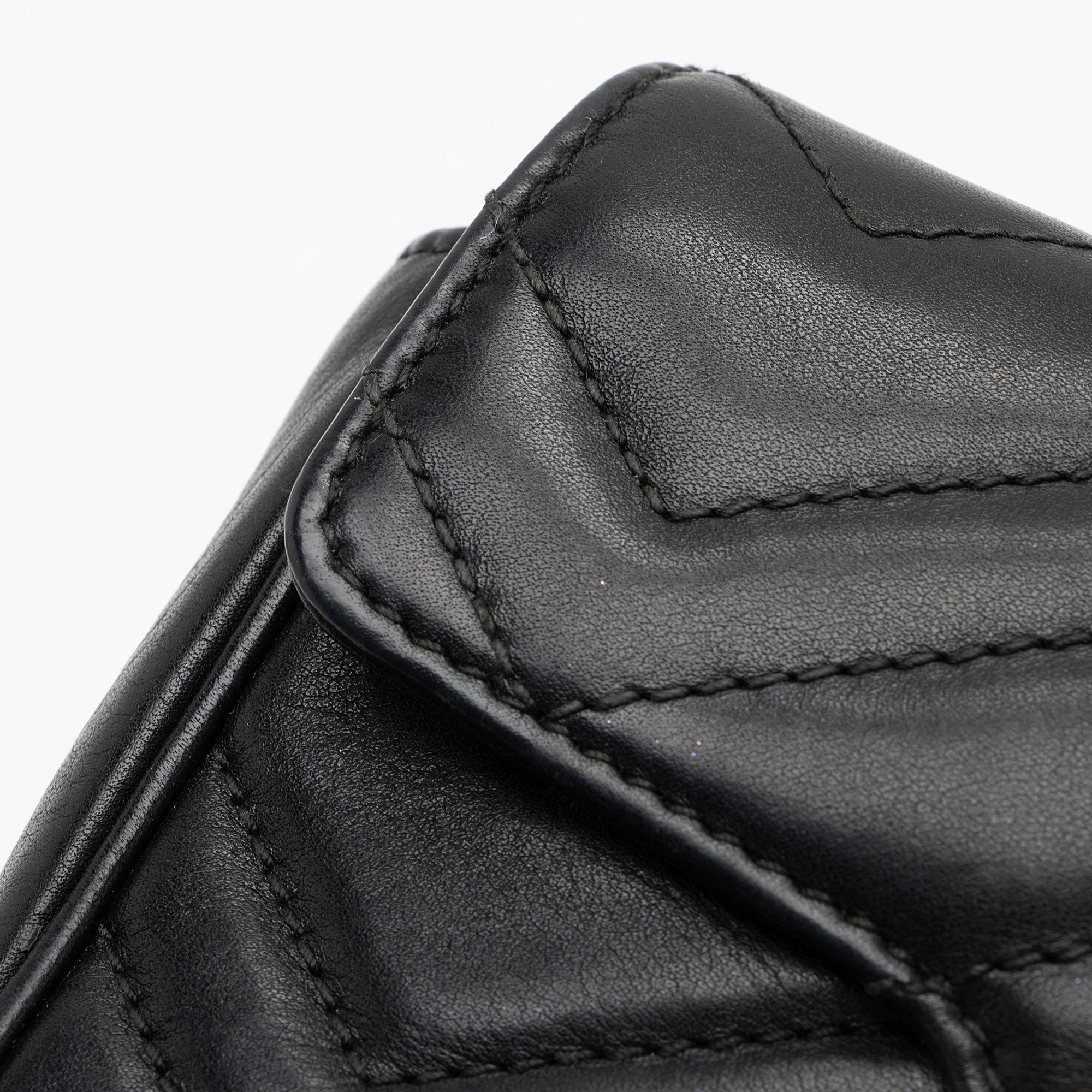 Gucci Matelasse Leather GG Marmont Super Mini Bag (SHF-PG5W8B)