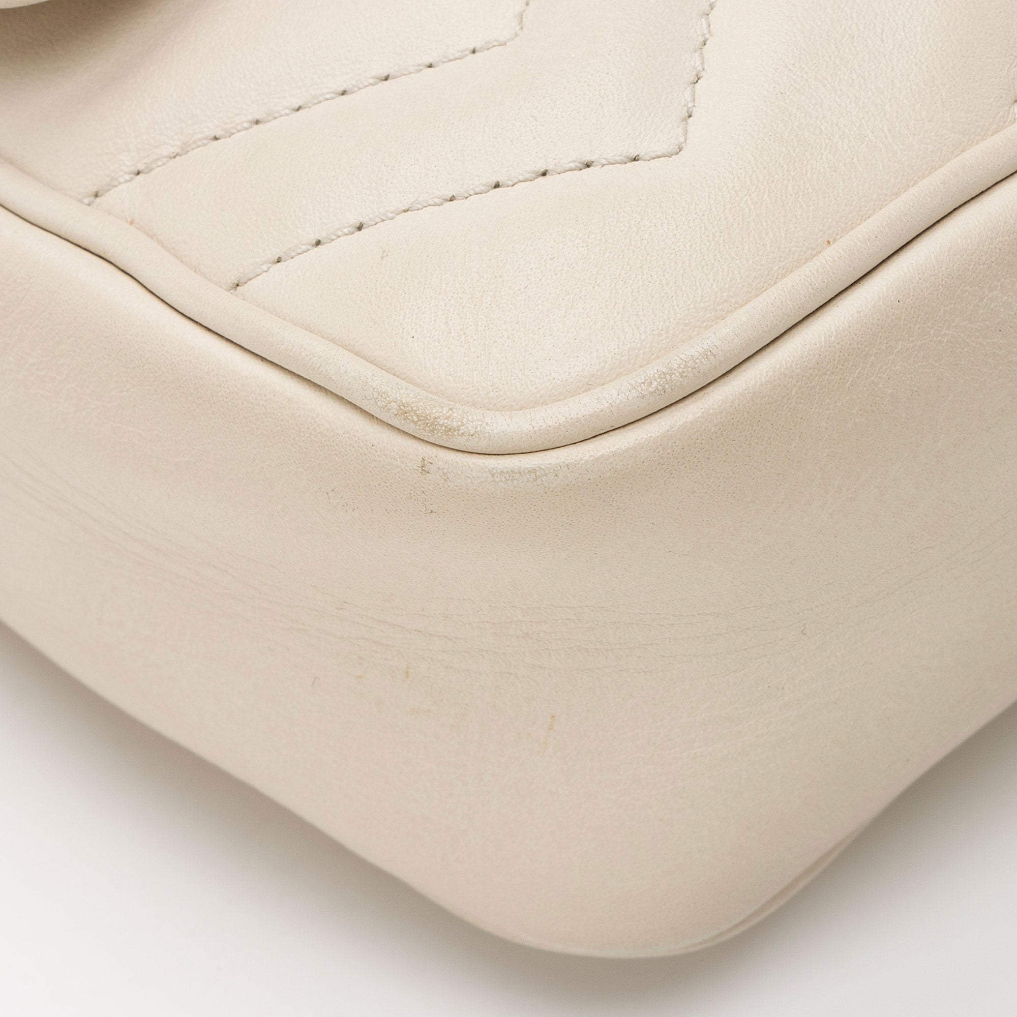 Gucci Matelasse Leather GG Marmont Super Mini Flap Bag (SHF-beHFsH)