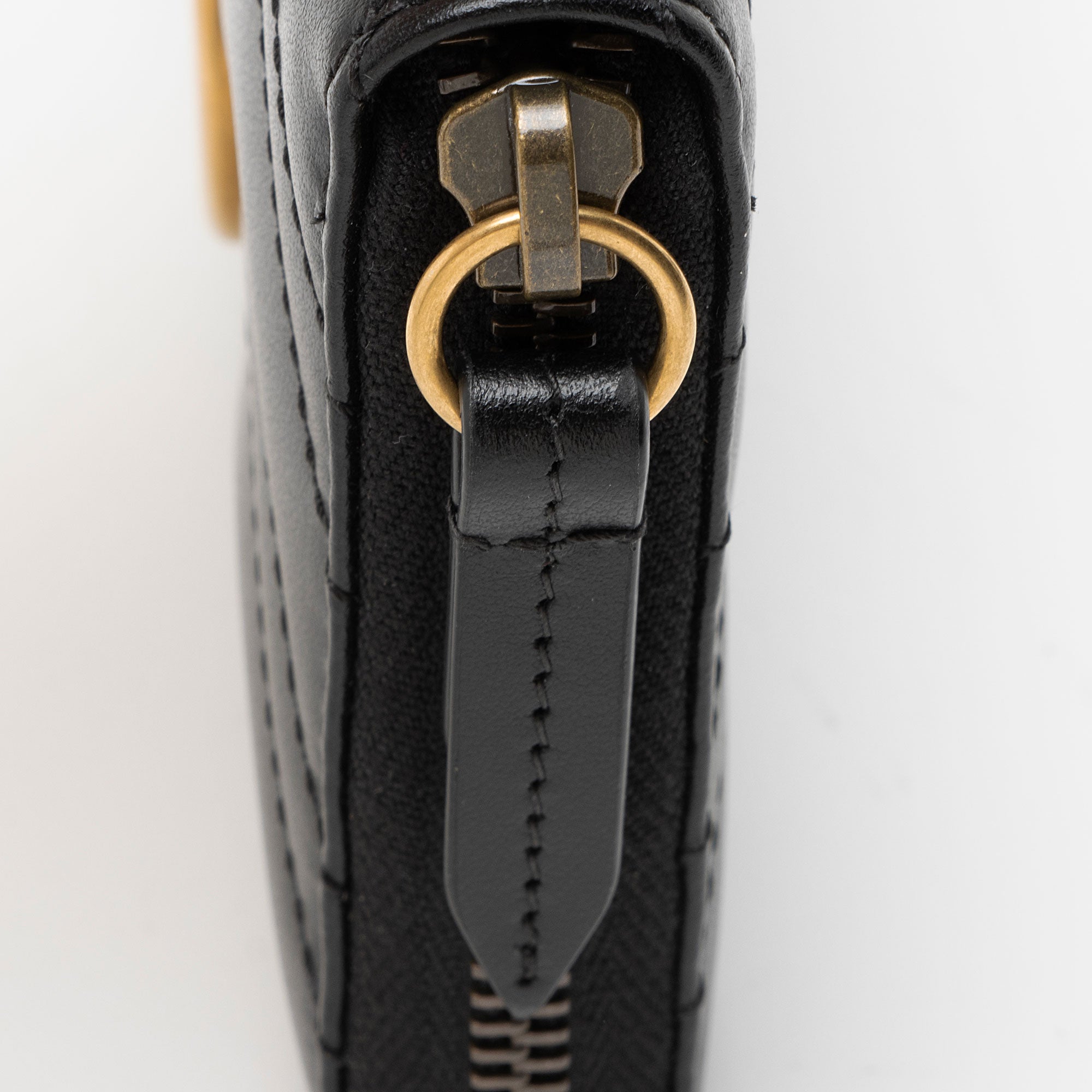 Gucci Matelasse Leather GG Marmont Zip Wallet