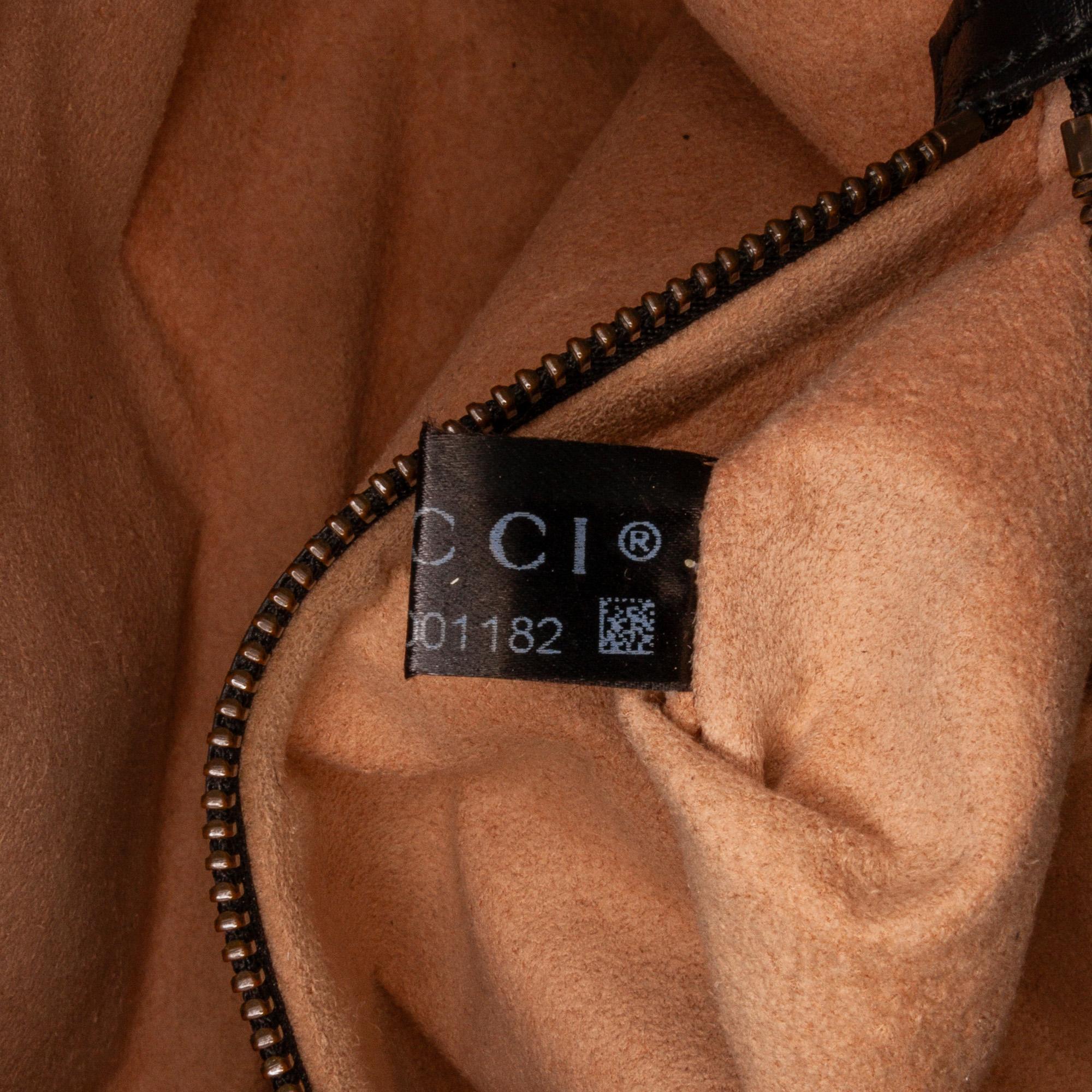 Gucci Medium GG Marmont Matelasse Crossbody (SHG-4Kd9cl)