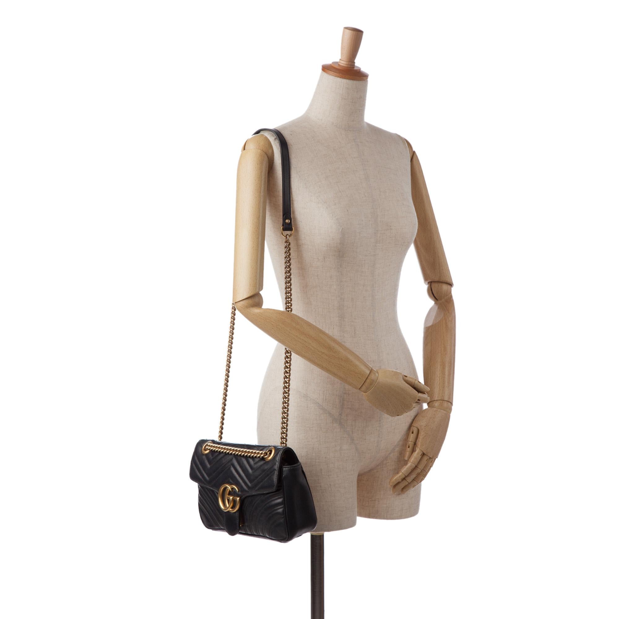 Gucci Medium GG Marmont Matelasse Crossbody (SHG-4Kd9cl)