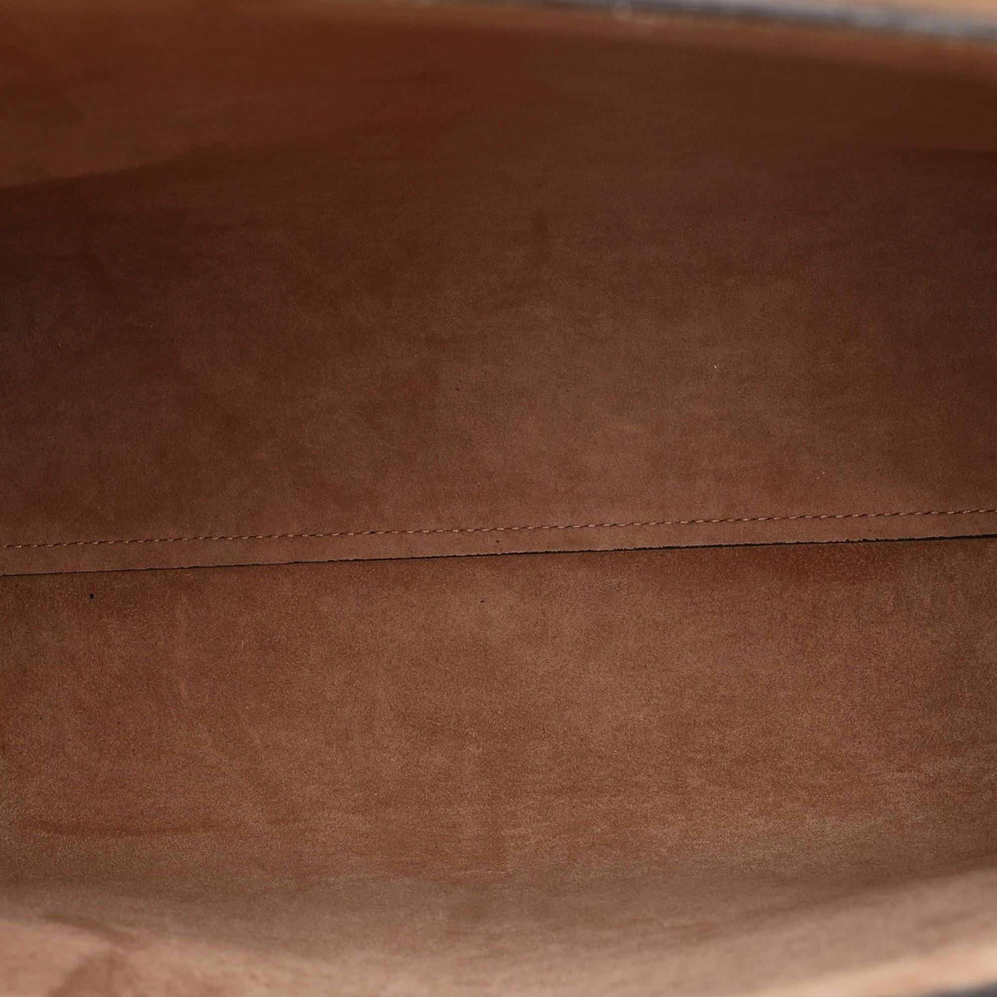 Gucci Medium Linea XL Tote (SHG-ZIw0op)