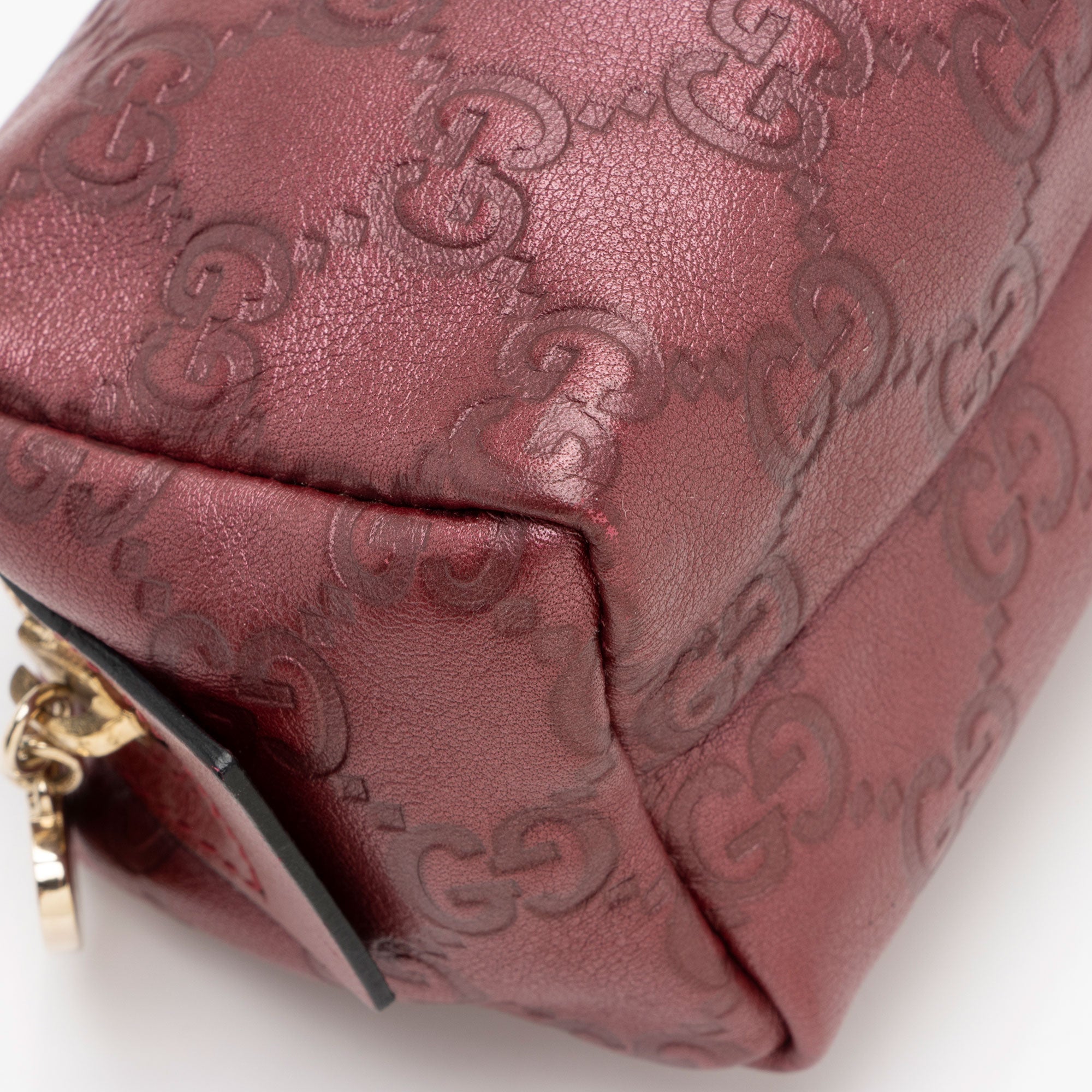 Gucci Metallic Guccissima Leather Cosmetic Case (SHF-GVRdPQ)
