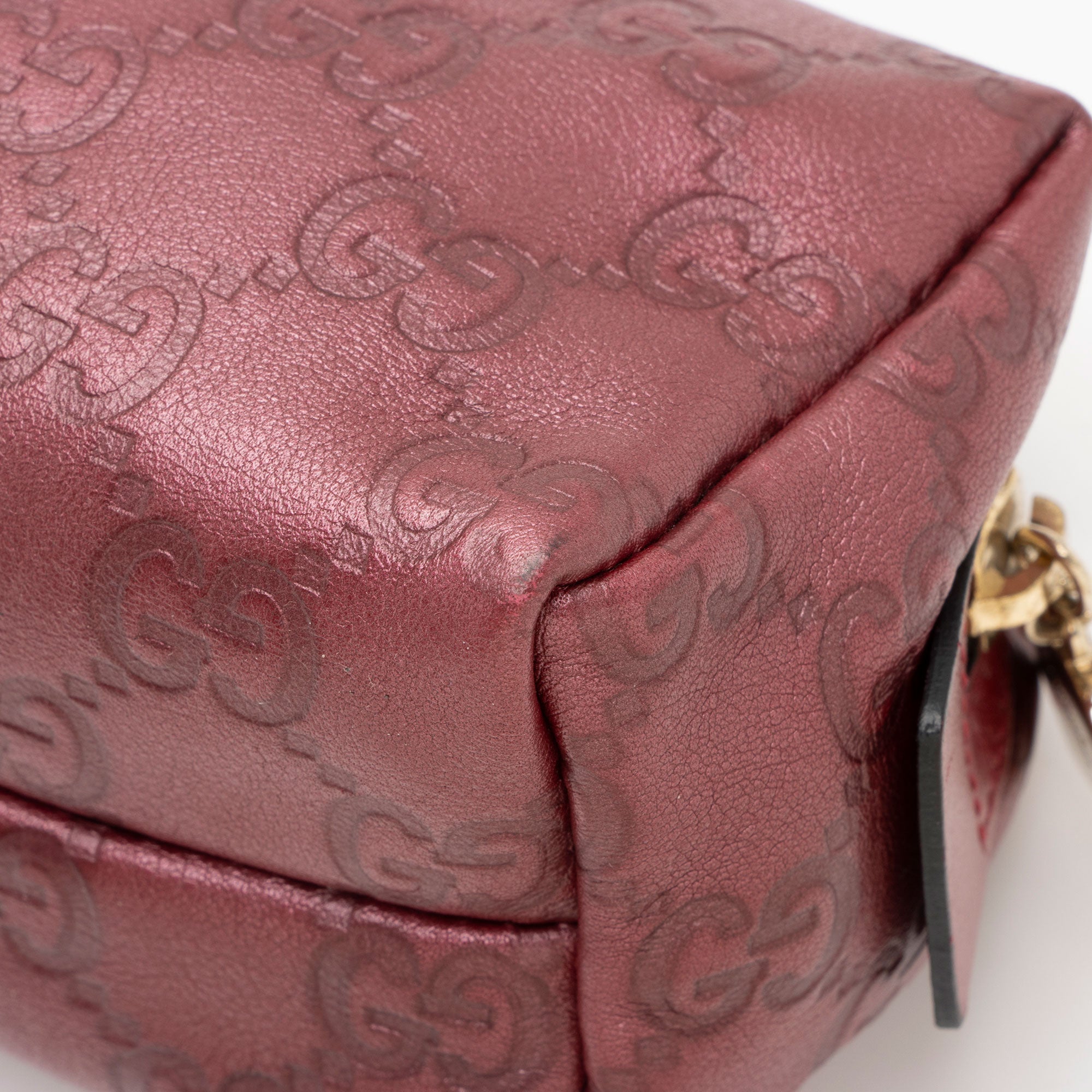 Gucci Metallic Guccissima Leather Cosmetic Case (SHF-GVRdPQ)