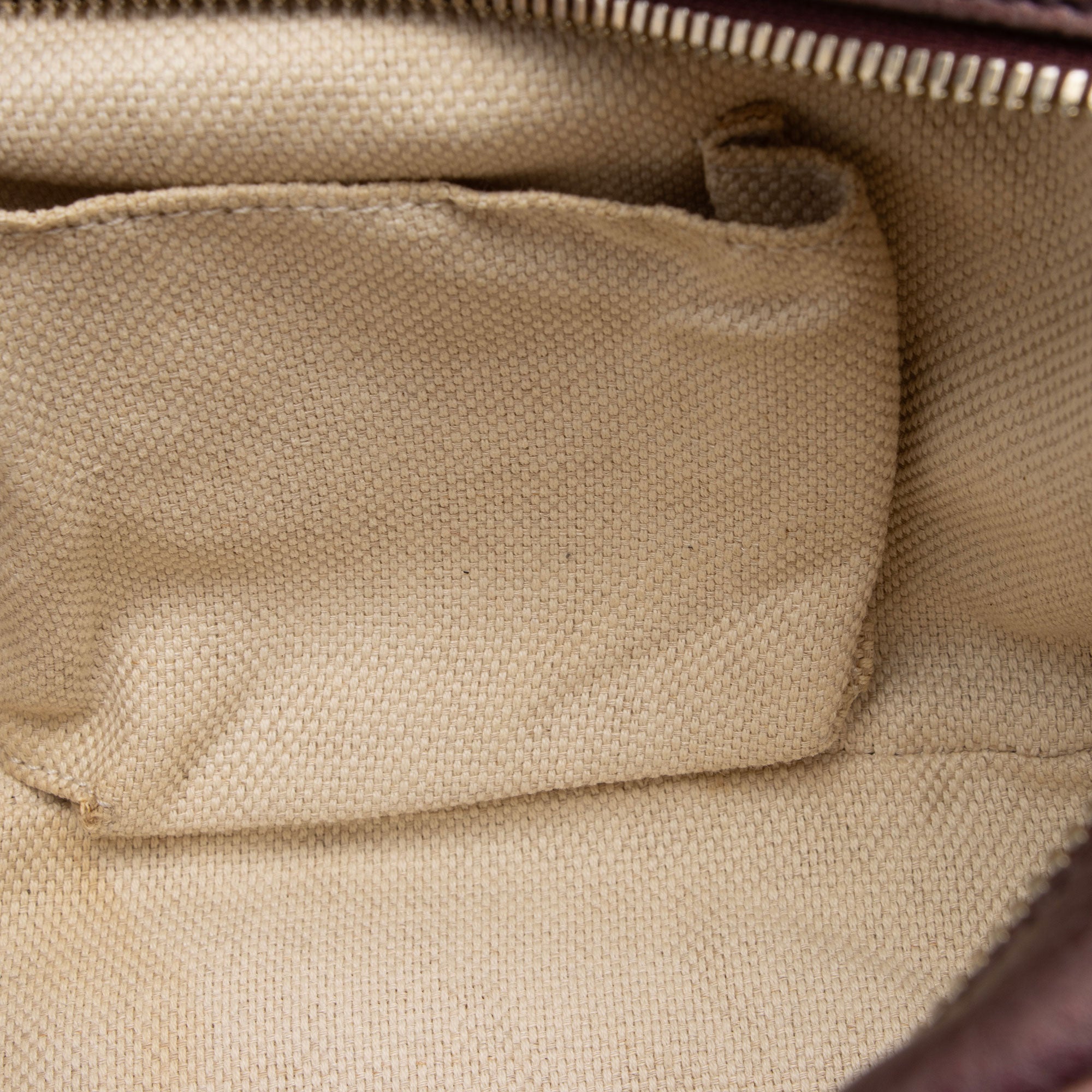 Gucci Metallic Leather Soho Disco Bag (SHF-ABYRP2)