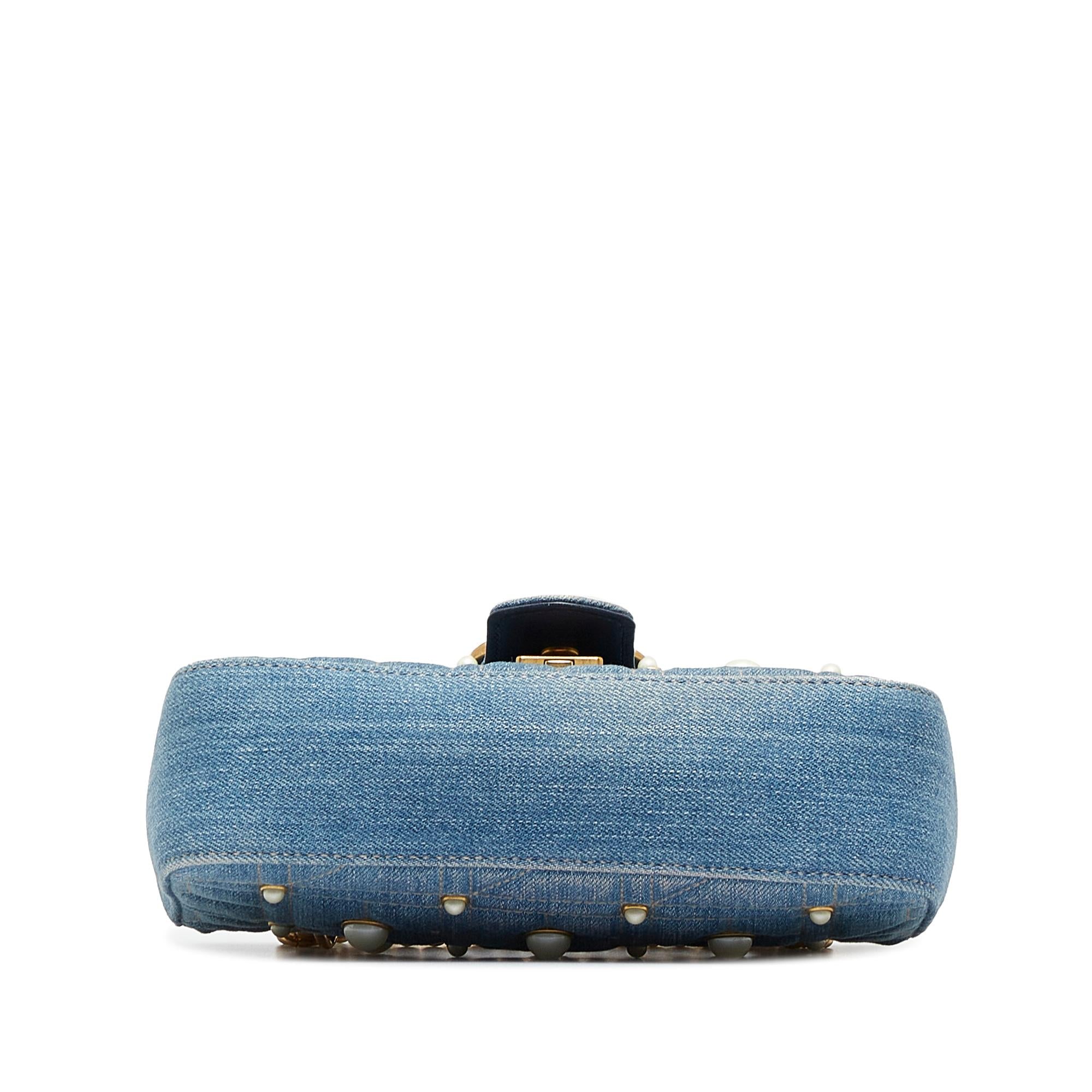 Gucci Mini Pearly GG Marmont Matelasse Shoulder Bag (SHG-MEWHwS)