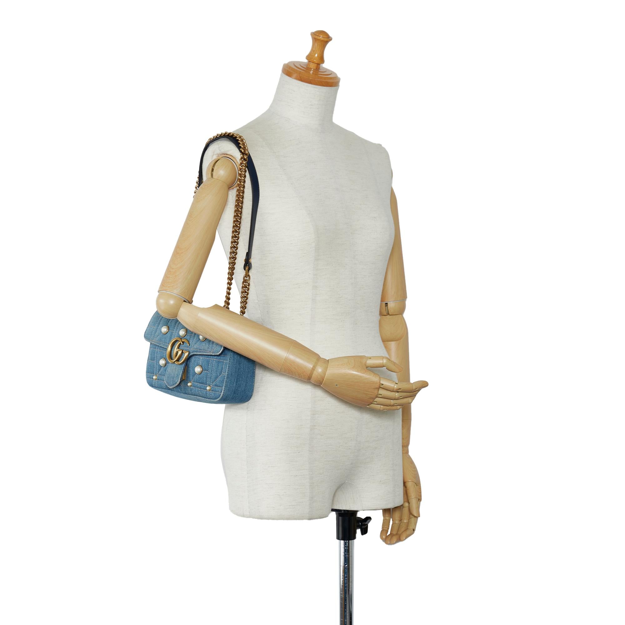 Gucci Mini Pearly GG Marmont Matelasse Shoulder Bag (SHG-MEWHwS)