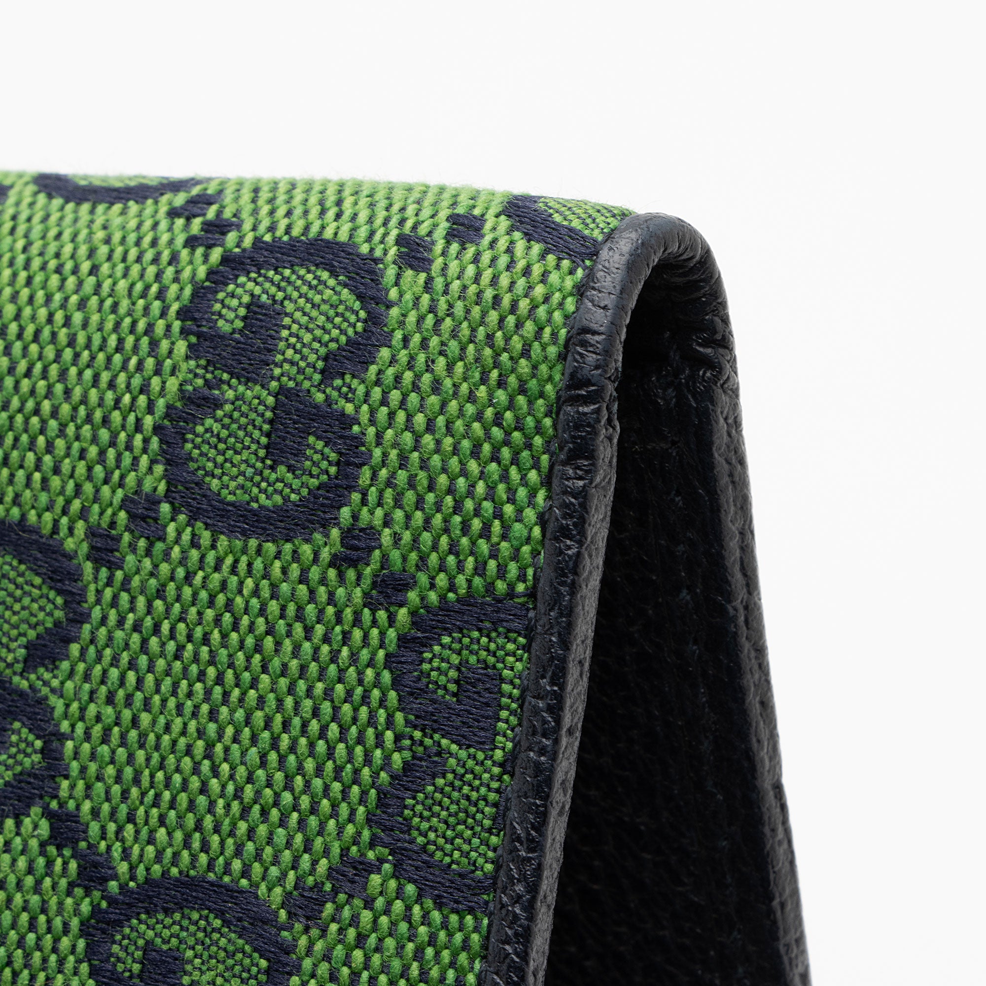 Gucci Multicolor GG Canvas Bi-Fold Wallet (SHF-QP0YnA)