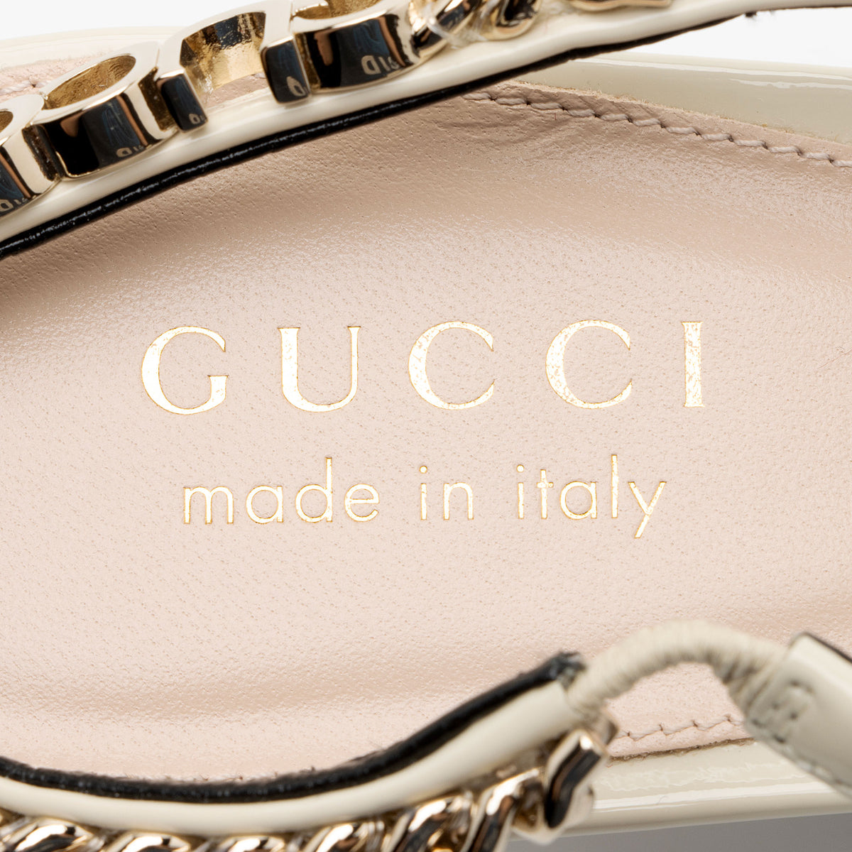 Gucci Patent Leather Chain Logo Signoria Slingback 44mm Pumps - Size 9.5 / 39.5