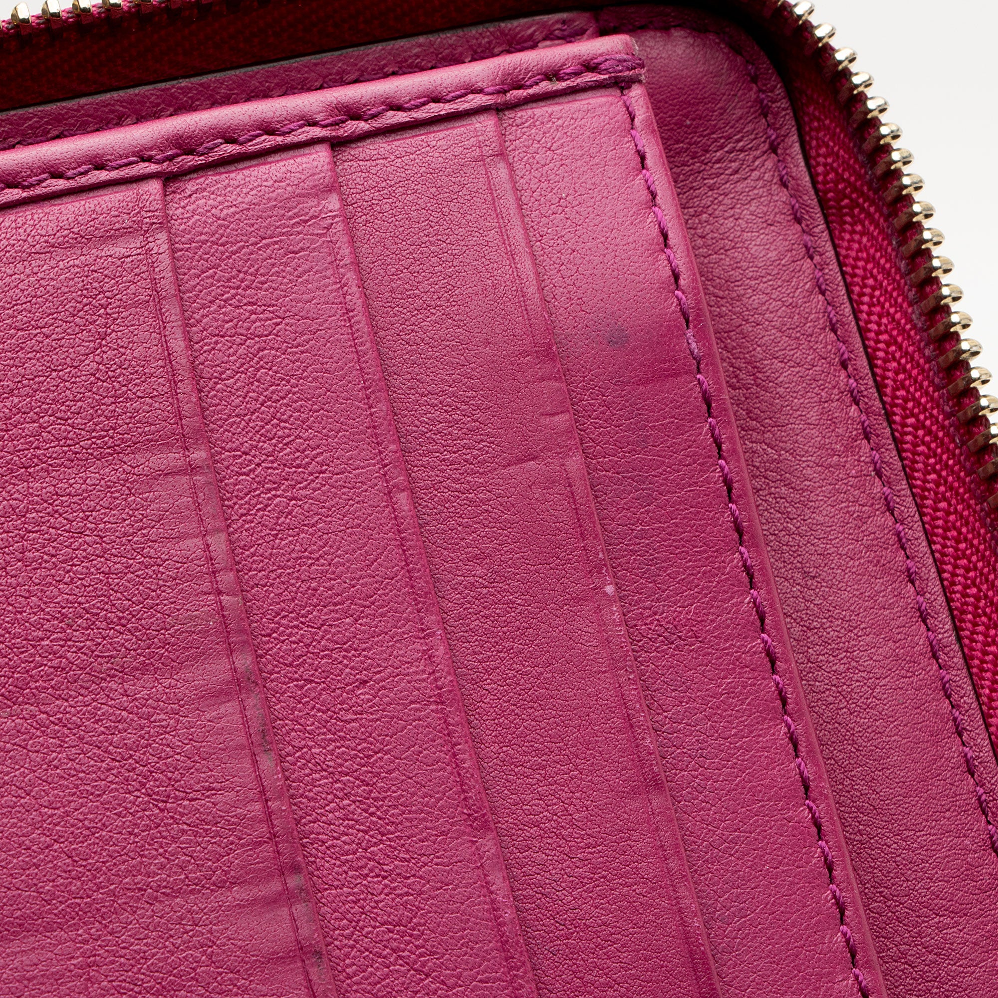 Gucci Patent Leather Soho Travel Zip Around Wallet (SHF-3tKxuo)