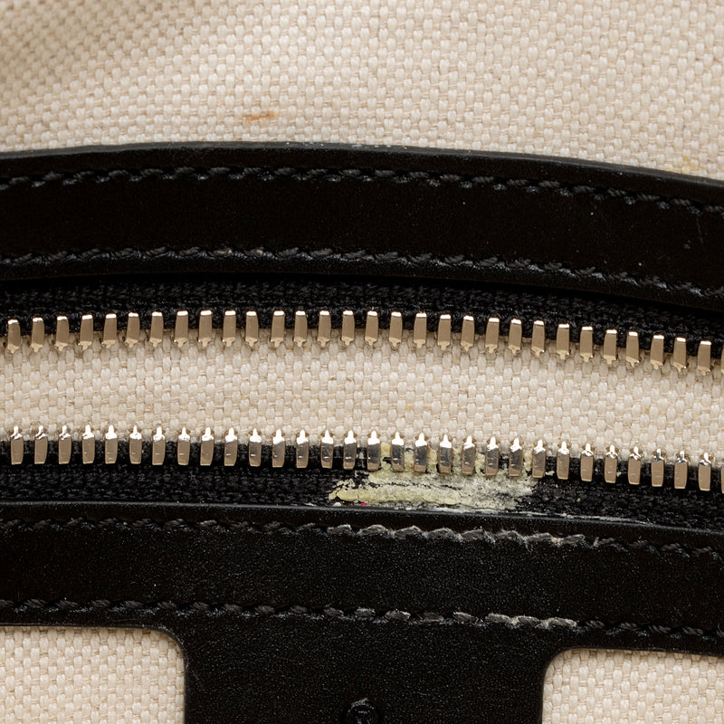 Gucci Perforated GG Embossed Zip Tote (SHF-Rjdpkd)