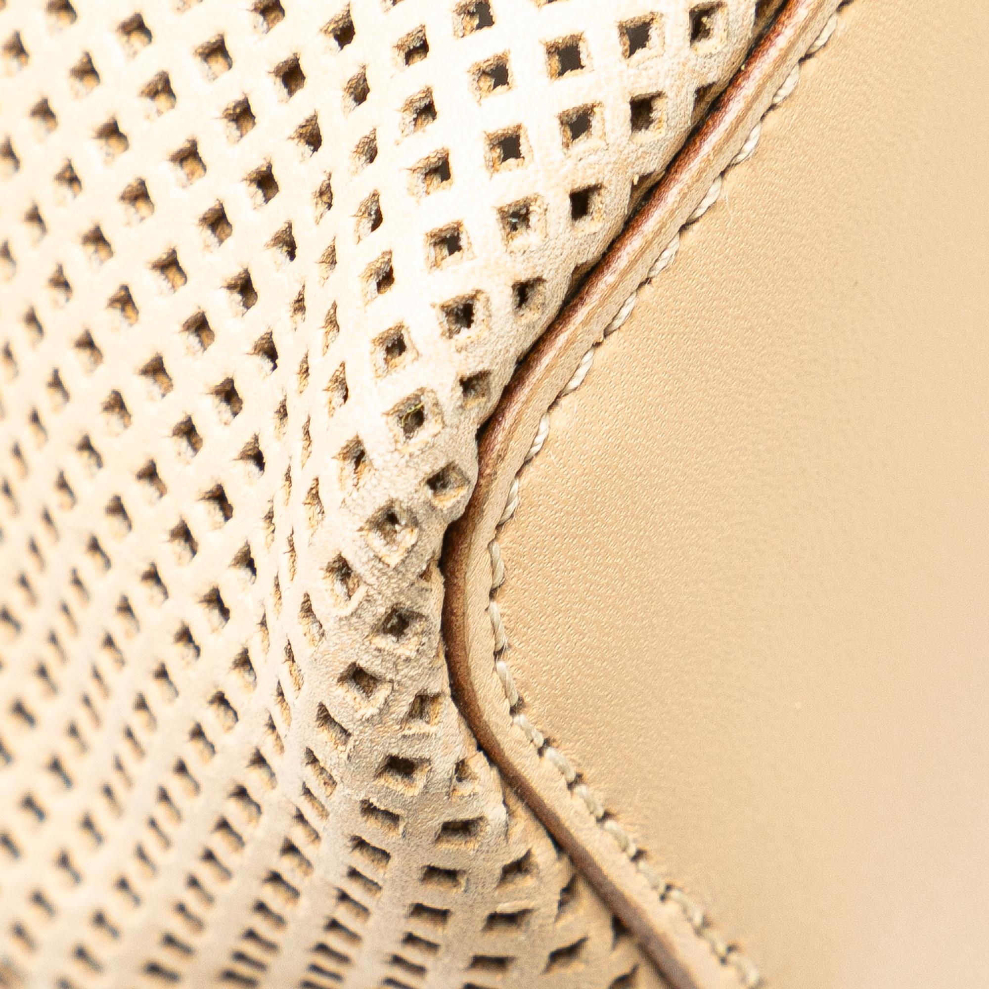 Gucci Perforated Leather Shoulder Bag (SHG-lPr0aq)