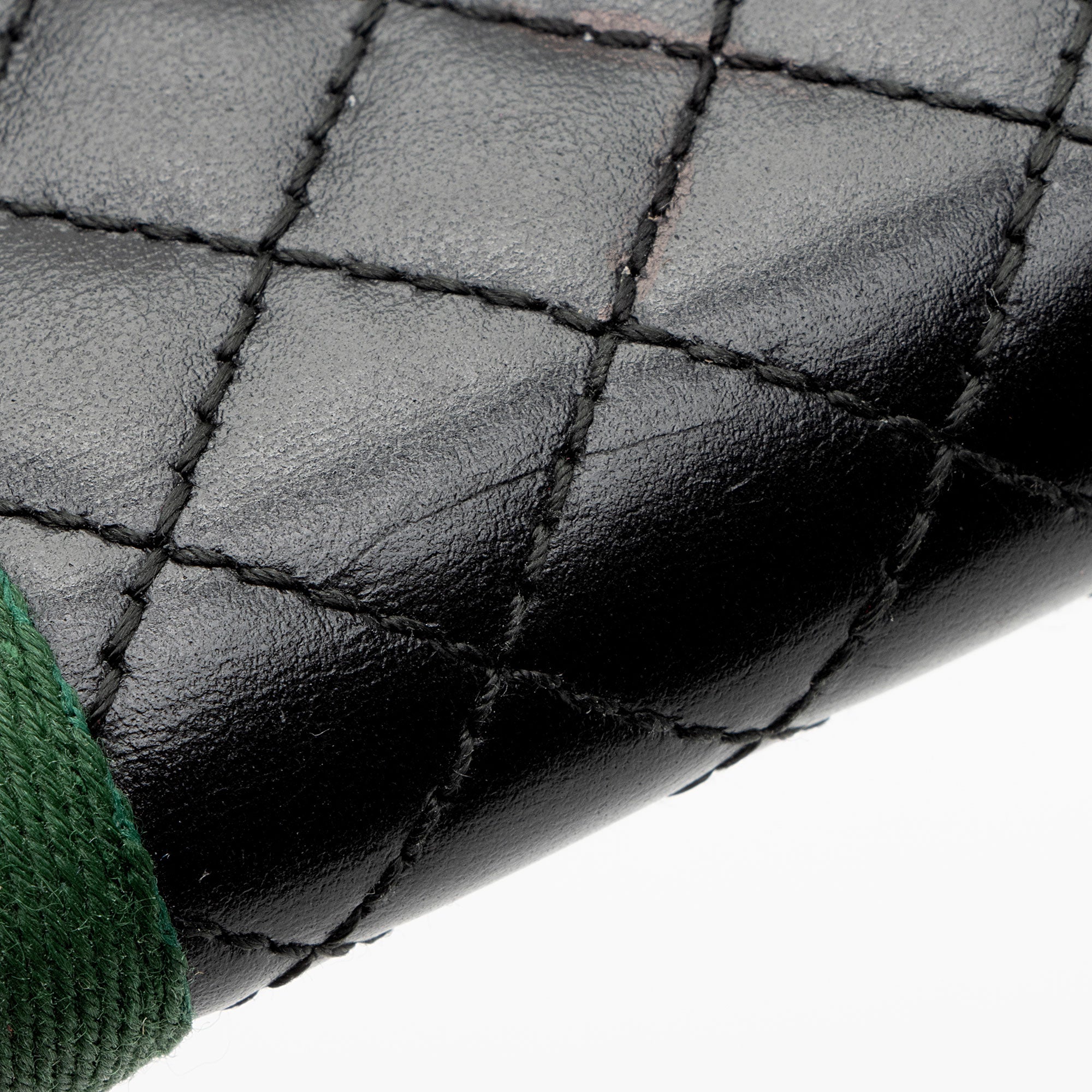 Gucci Quilted Leather Web GG Marmont Zip Around Wallet (SHF-WCiWuL)