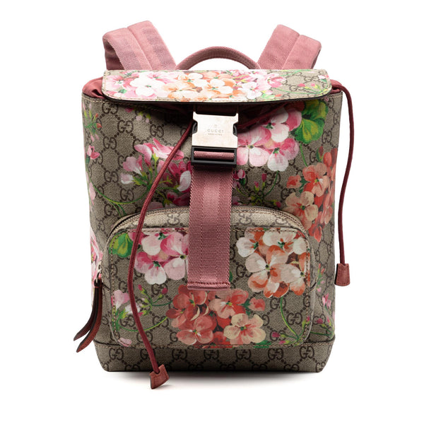 gucci bloom mini backpack Gucci Small GG Supreme Blooms Single Buckle Backpack