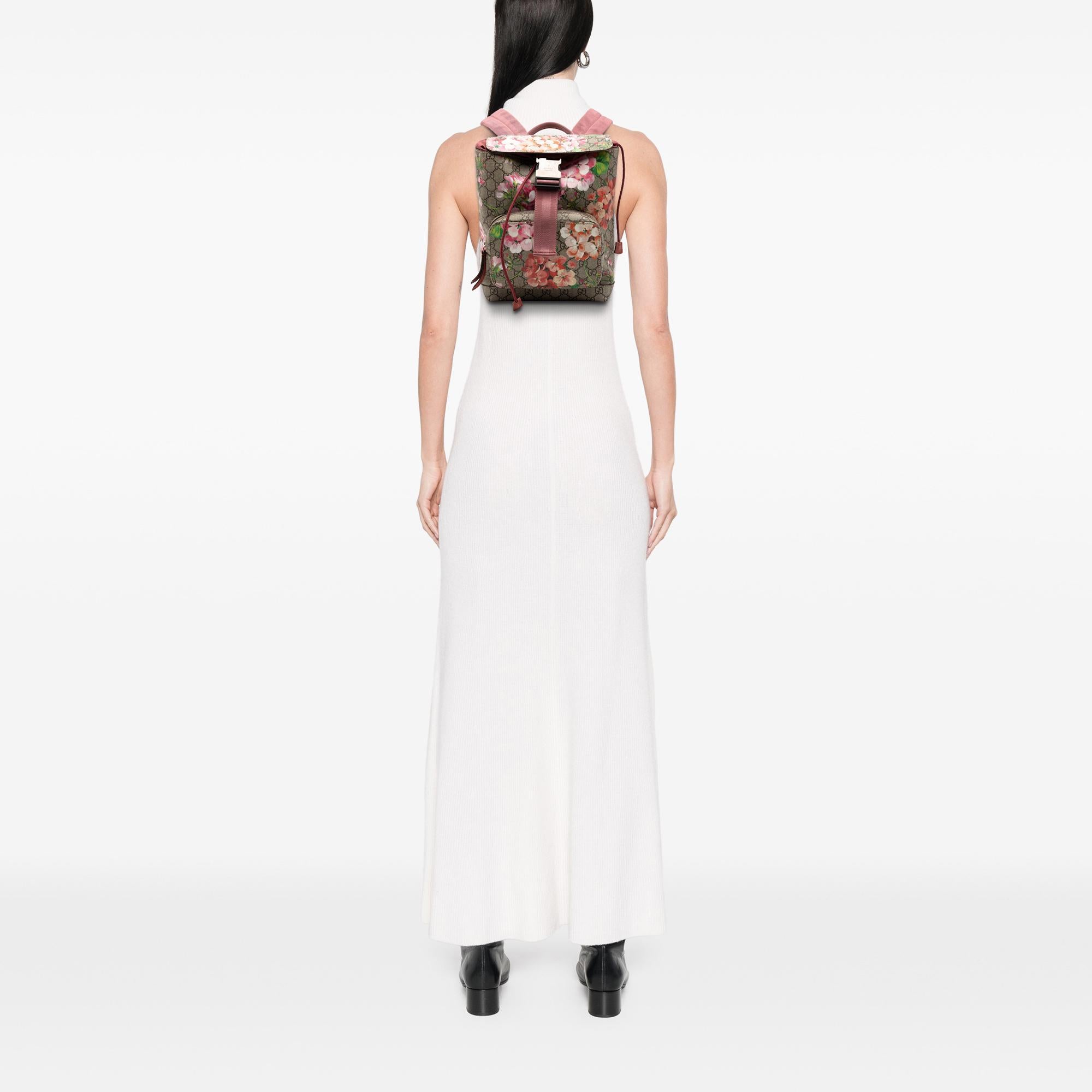 gucci bloom mini backpack Gucci Small GG Supreme Blooms Single Buckle Backpack