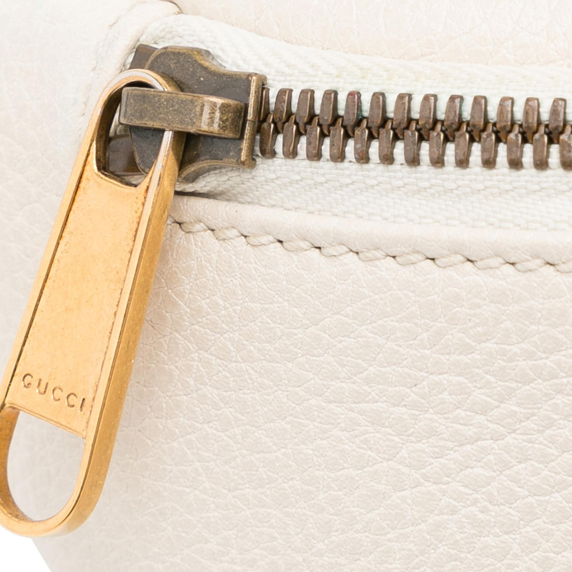 Gucci Small Logo Belt Bag (SHG-mB6R20)