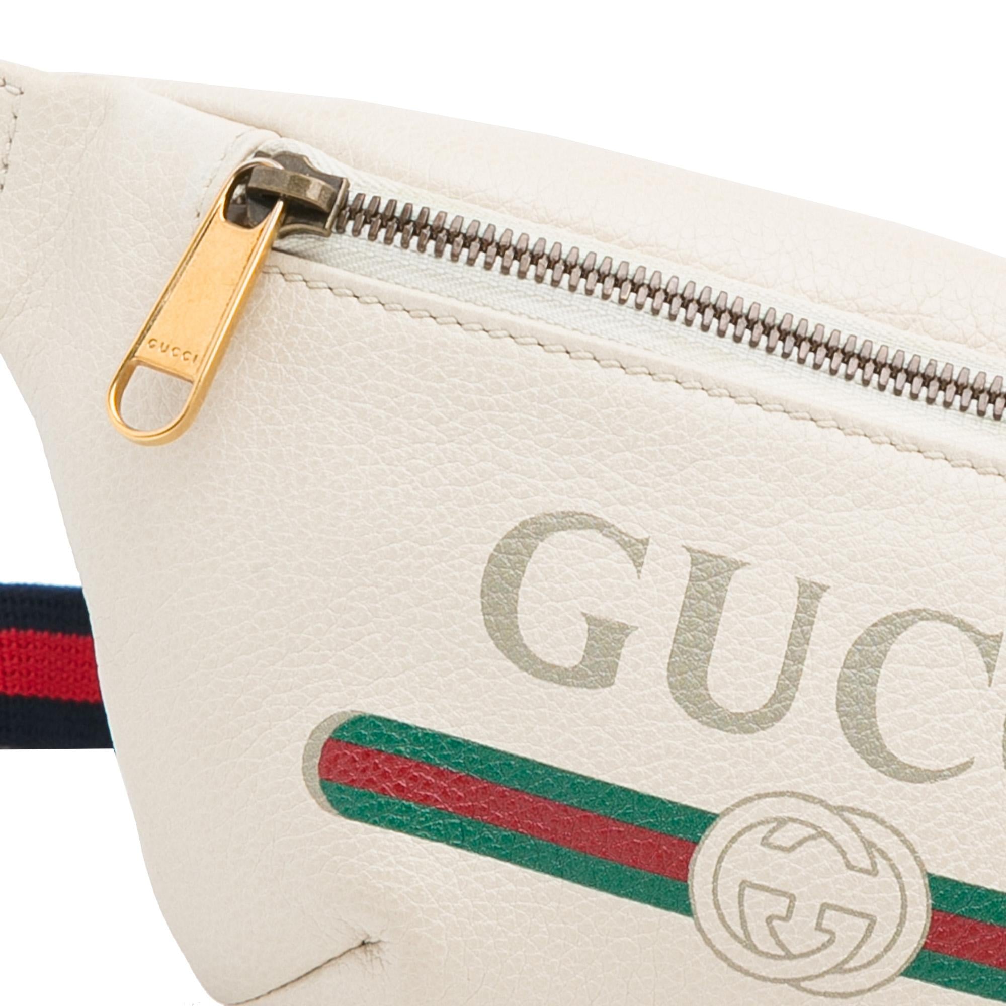 Gucci Small Logo Belt Bag (SHG-mB6R20)