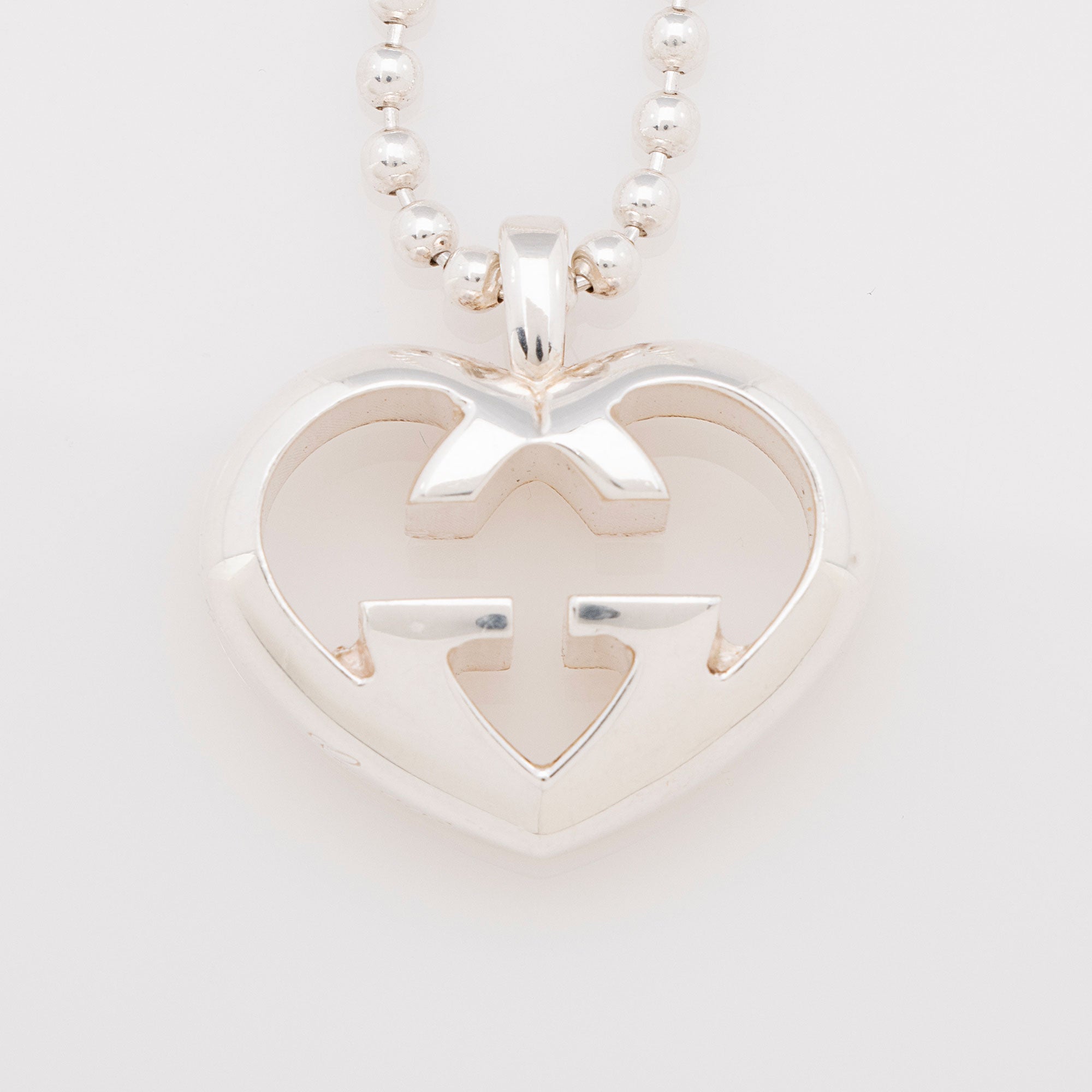 Gucci Sterling Silver Love Britt Heart Necklace (SHF-j4mZmc)