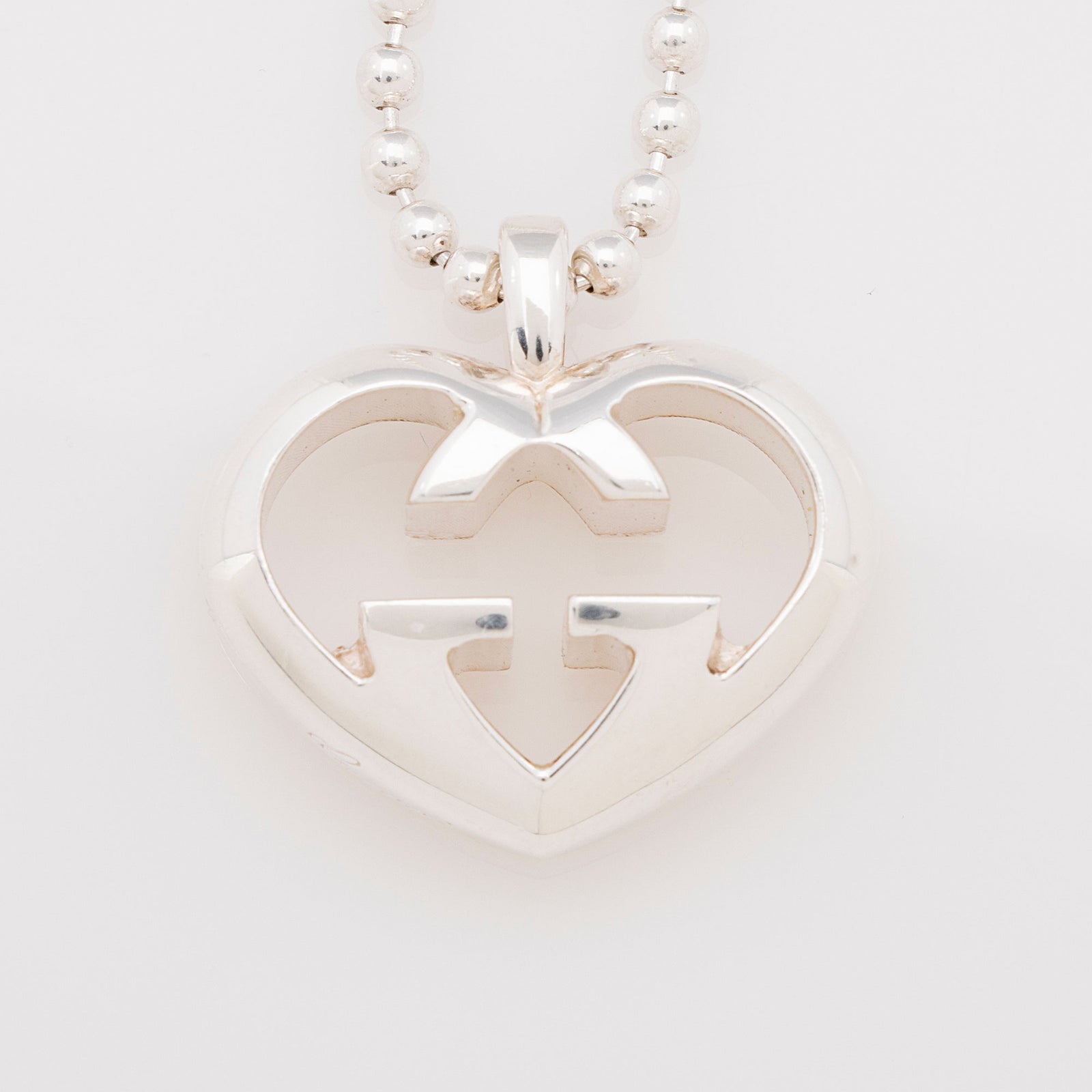 Gucci Sterling Silver Love Britt Heart Necklace SHF j4mZmc LuxeDH