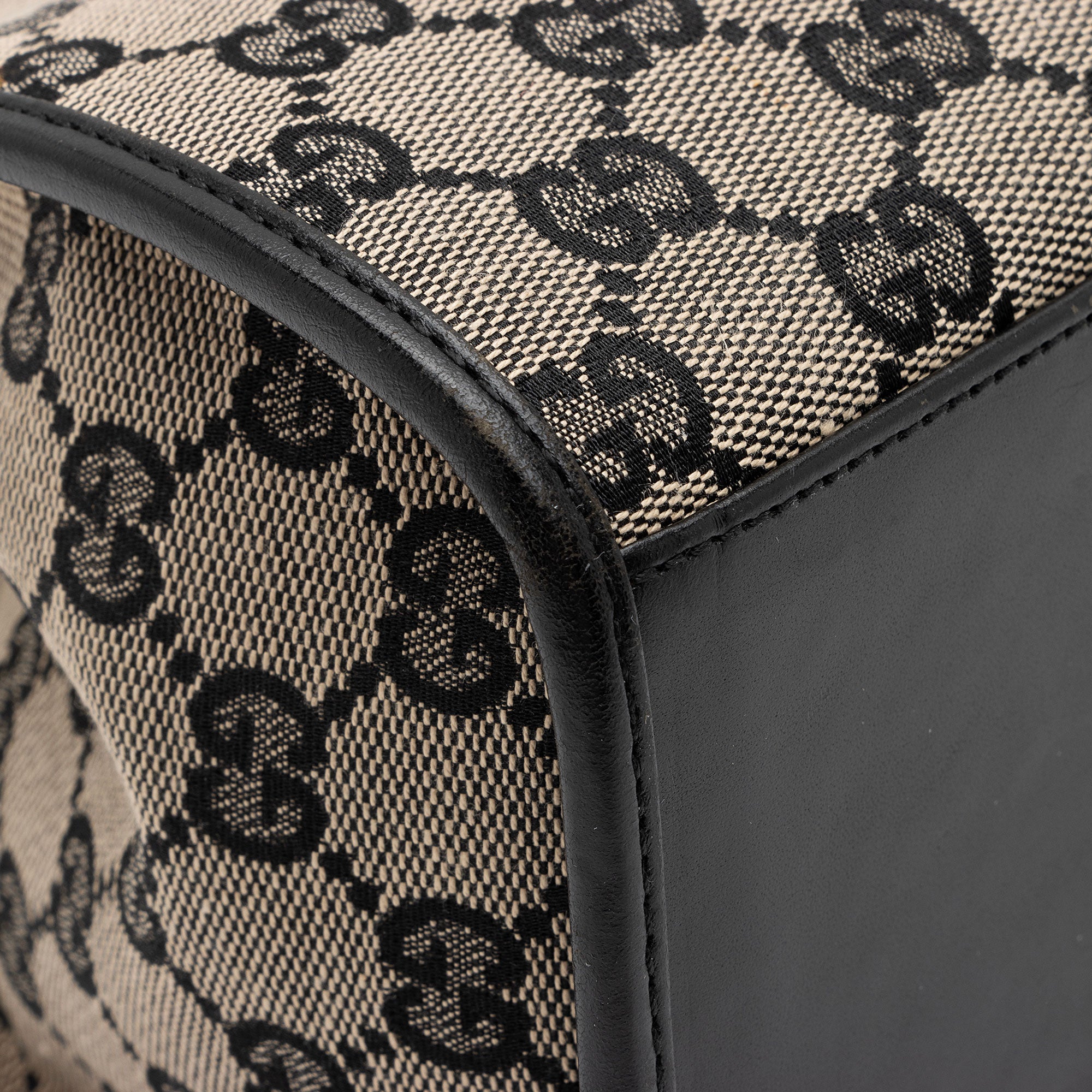 Gucci Vintage GG Canvas Bardot Medium Shoulder Bag (SHF-MzOFGC)