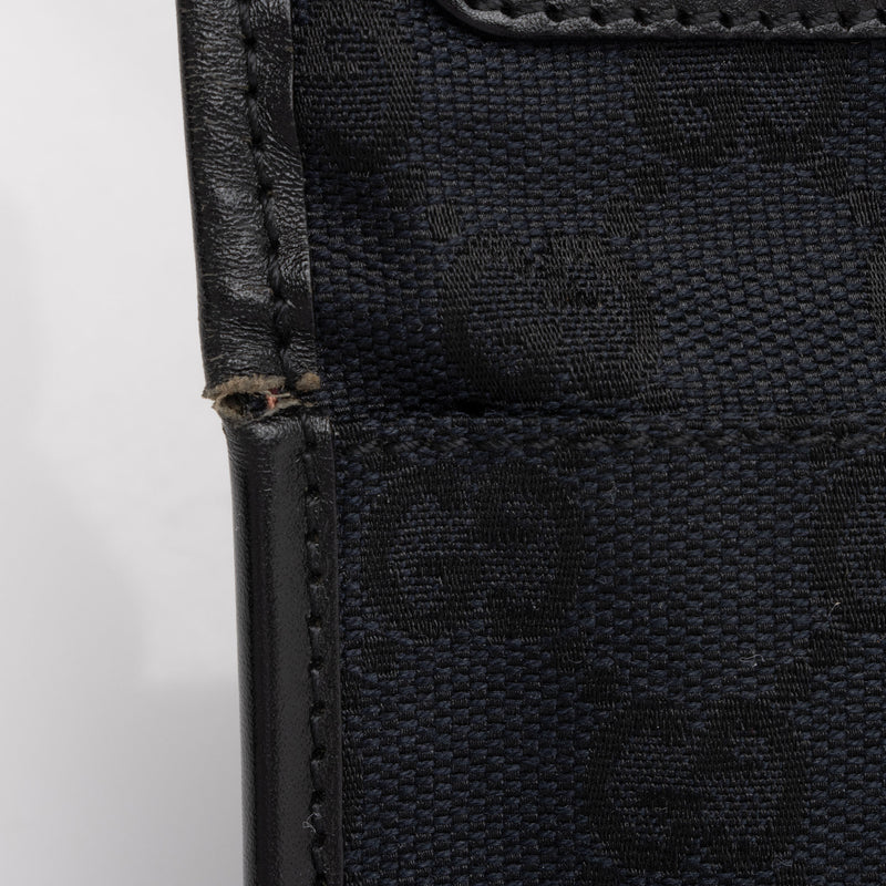 Gucci Vintage GG Canvas Messenger Bag (SHF-jzVt7I)