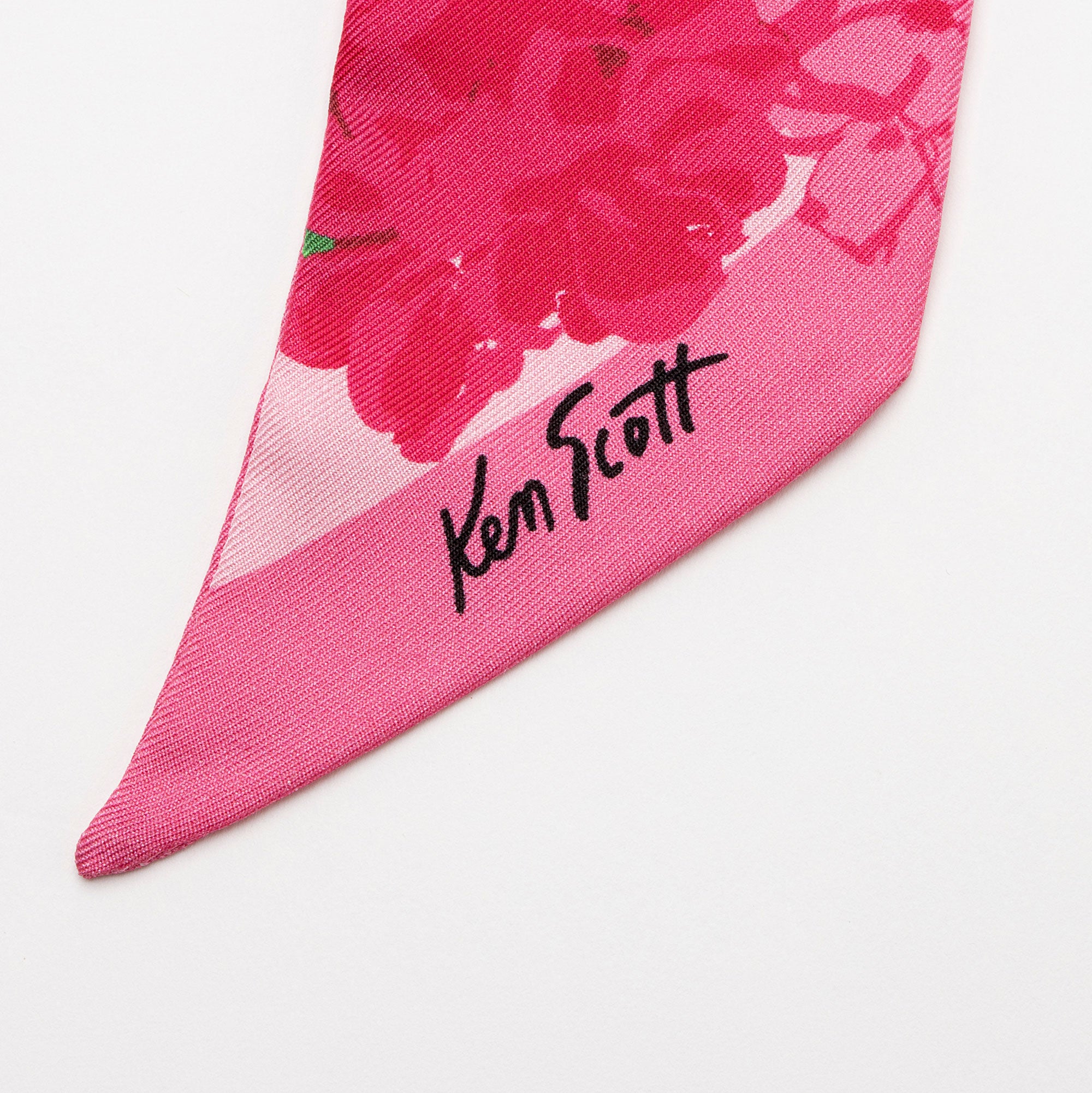 累積売上総額第１位【GUCCI★グッチ】KEN SCOTT PRINT NECK BOW Gucci x Ken Scott Multicolor Silk Floral Print Twilly Neck