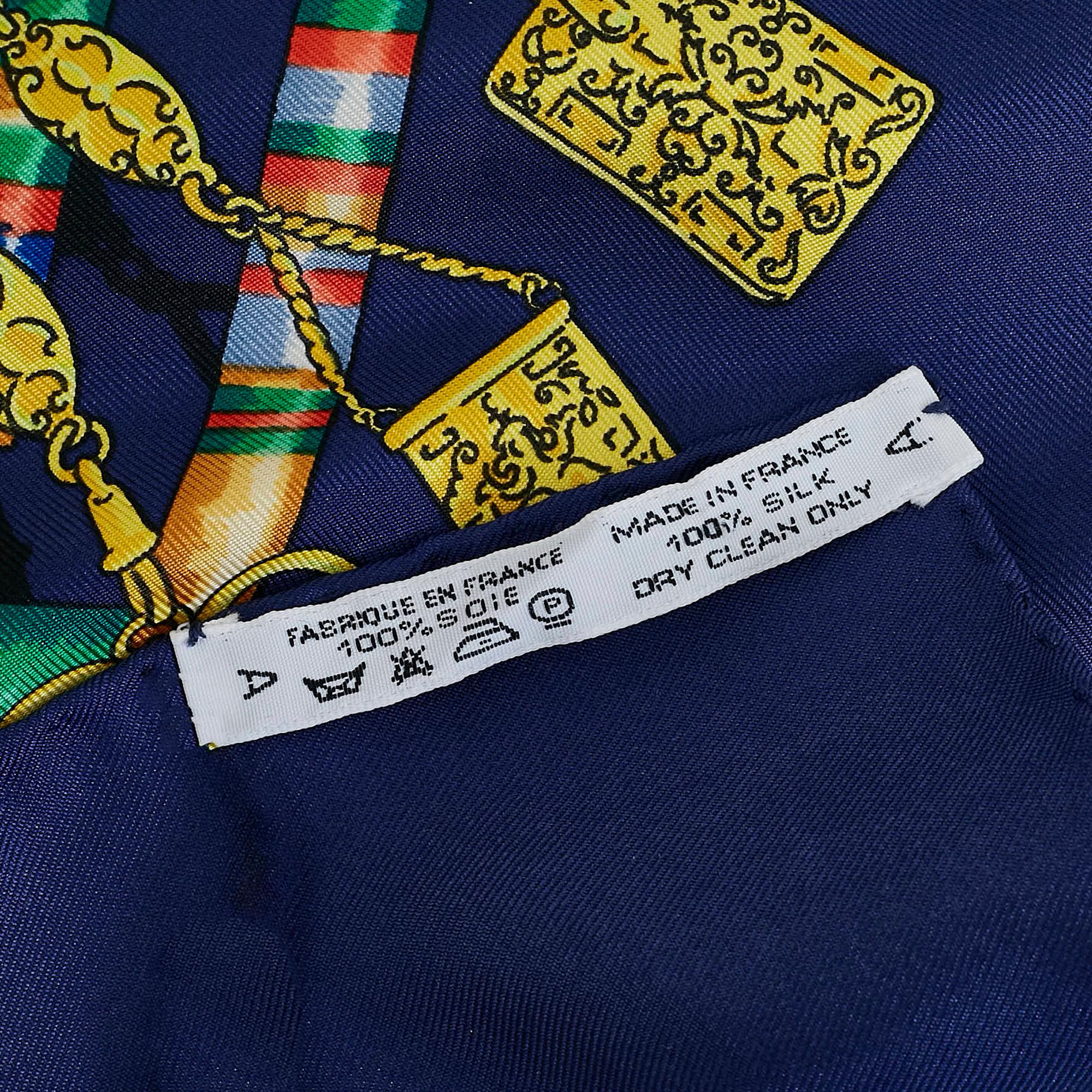 Hermes Petite Main Silk Scarf (SHG-eudGX8)