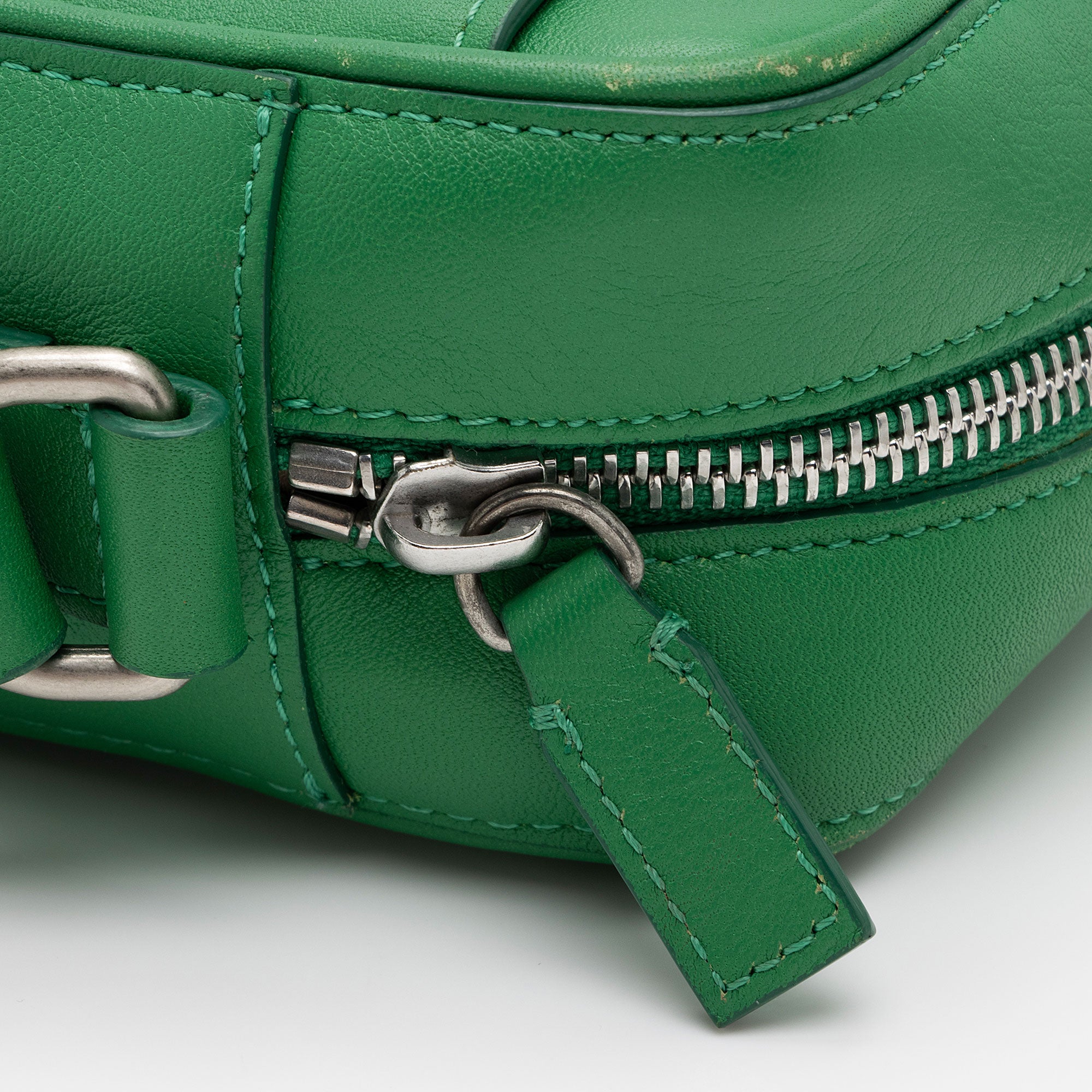 Jacquemus Leather Le Baneto Shoulder Bag (SHF-t5Ul2L)